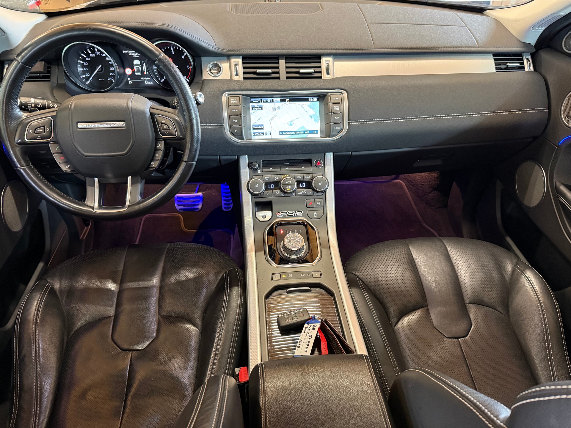 LAND ROVER Range Rover Evoque 2.2 SD4 P212 AT9-image-7