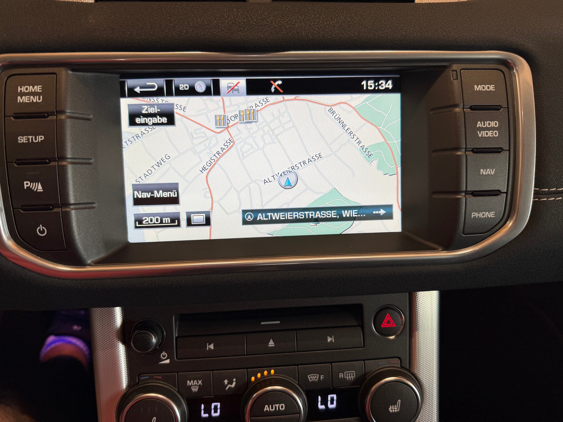 LAND ROVER Range Rover Evoque 2.2 SD4 P212 AT9-image-11