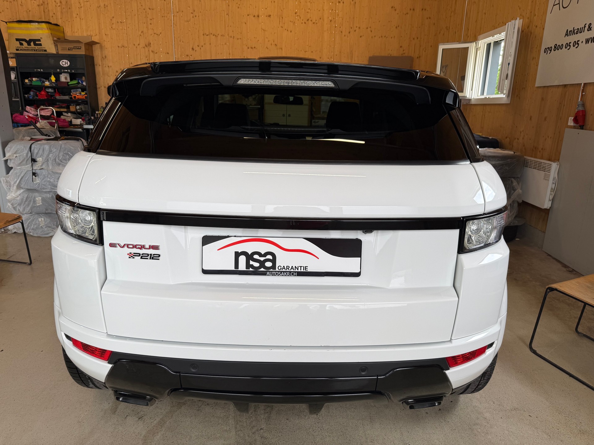 LAND ROVER Range Rover Evoque 2.2 SD4 P212 AT9-image-4