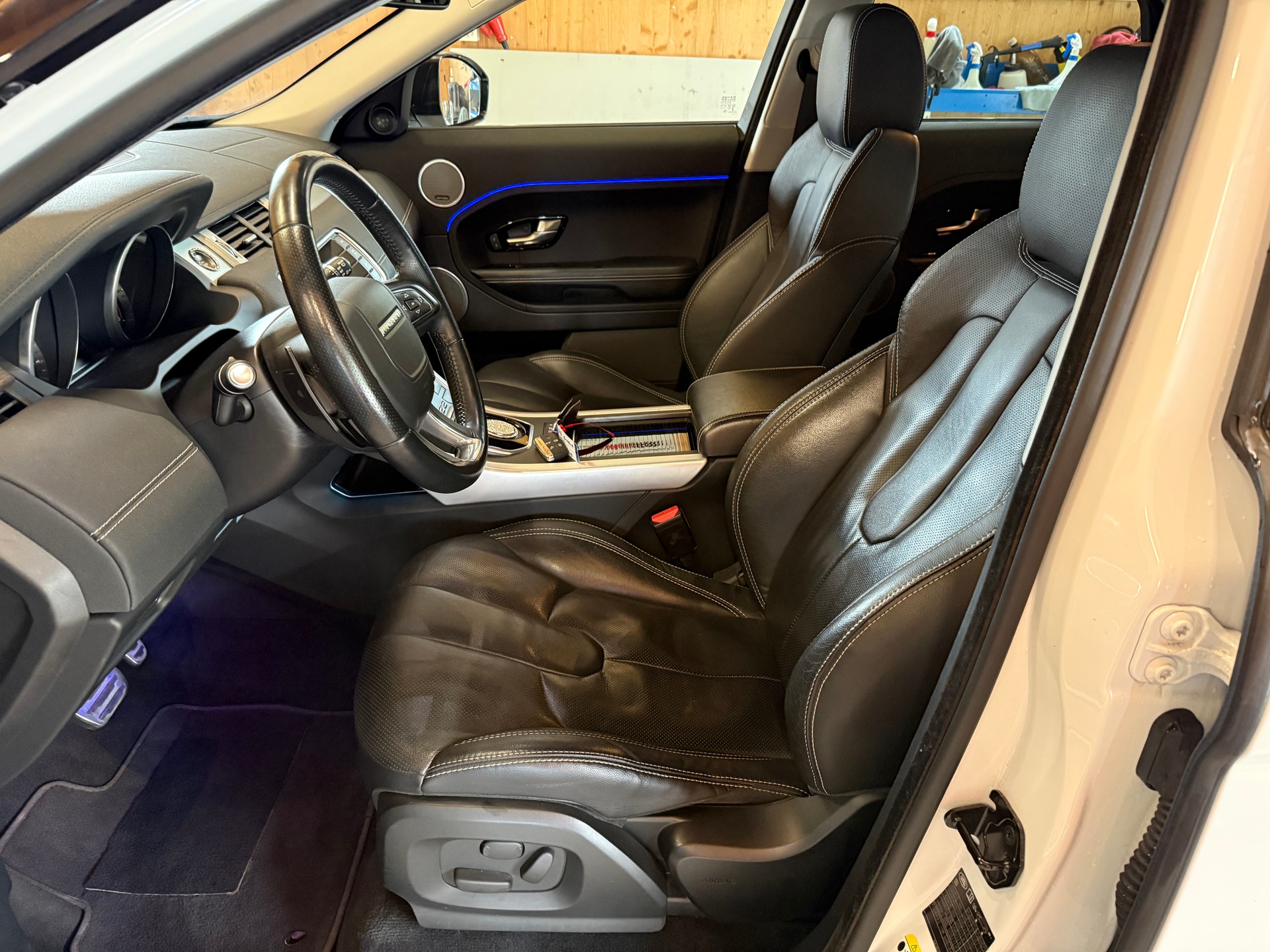 LAND ROVER Range Rover Evoque 2.2 SD4 P212 AT9-image-6