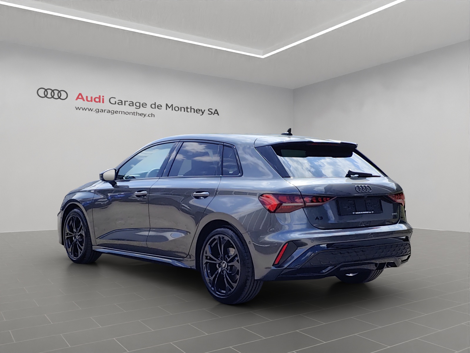 AUDI A3 Sportback TFSI 150 kW quattro S line S tronic-image-1