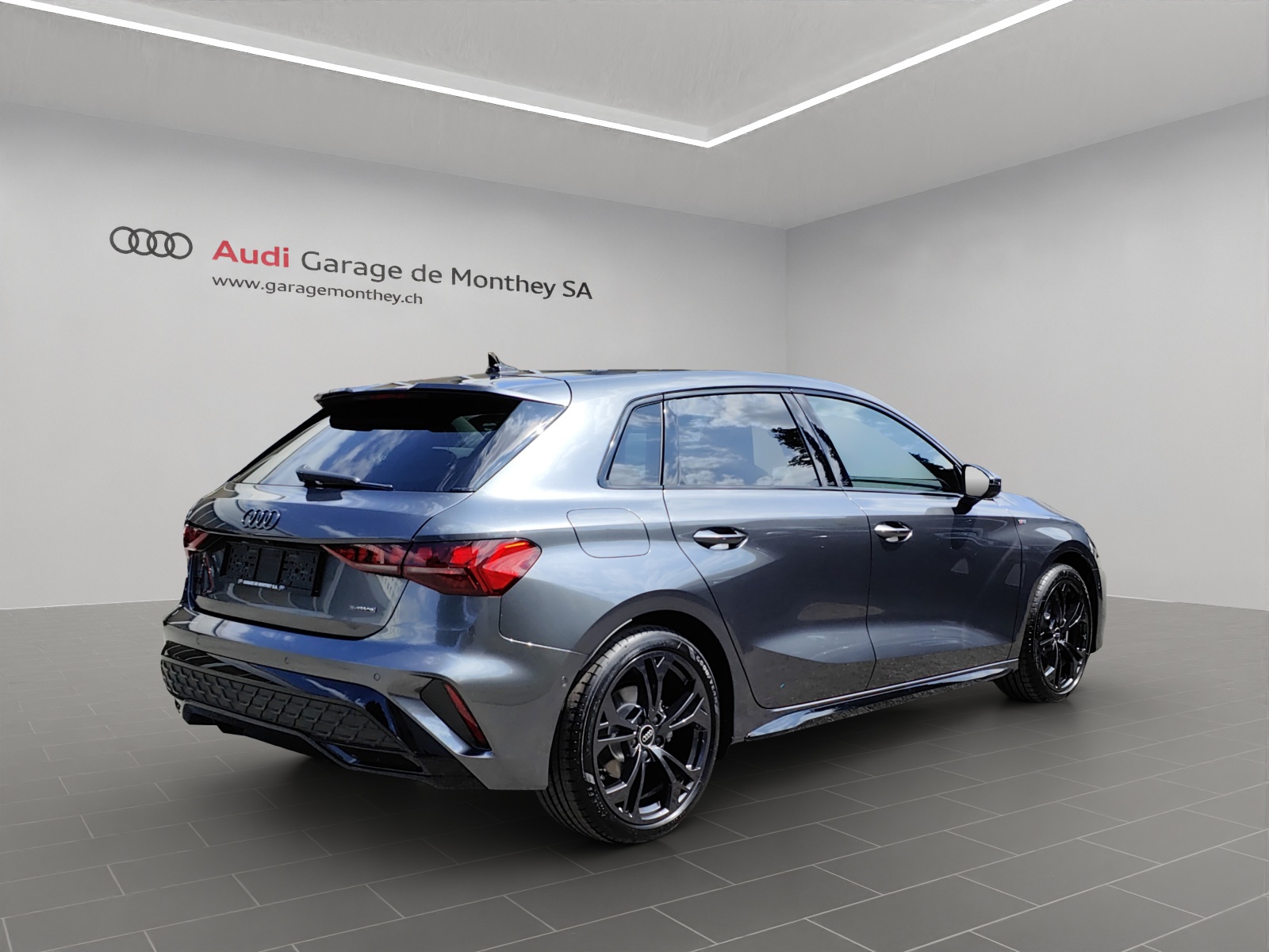AUDI A3 Sportback TFSI 150 kW quattro S line S tronic-image-2