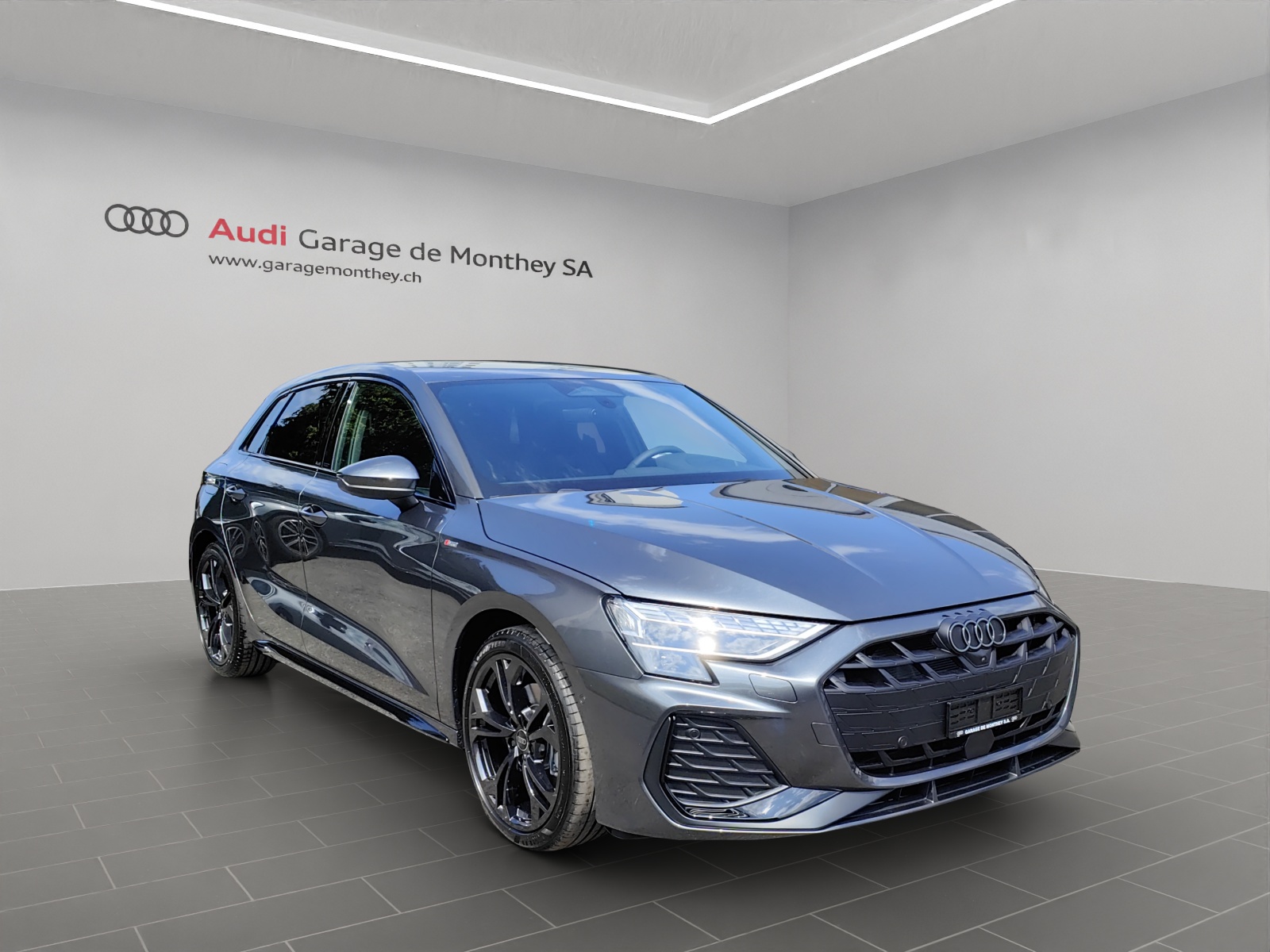 AUDI A3 Sportback TFSI 150 kW quattro S line S tronic-image-3