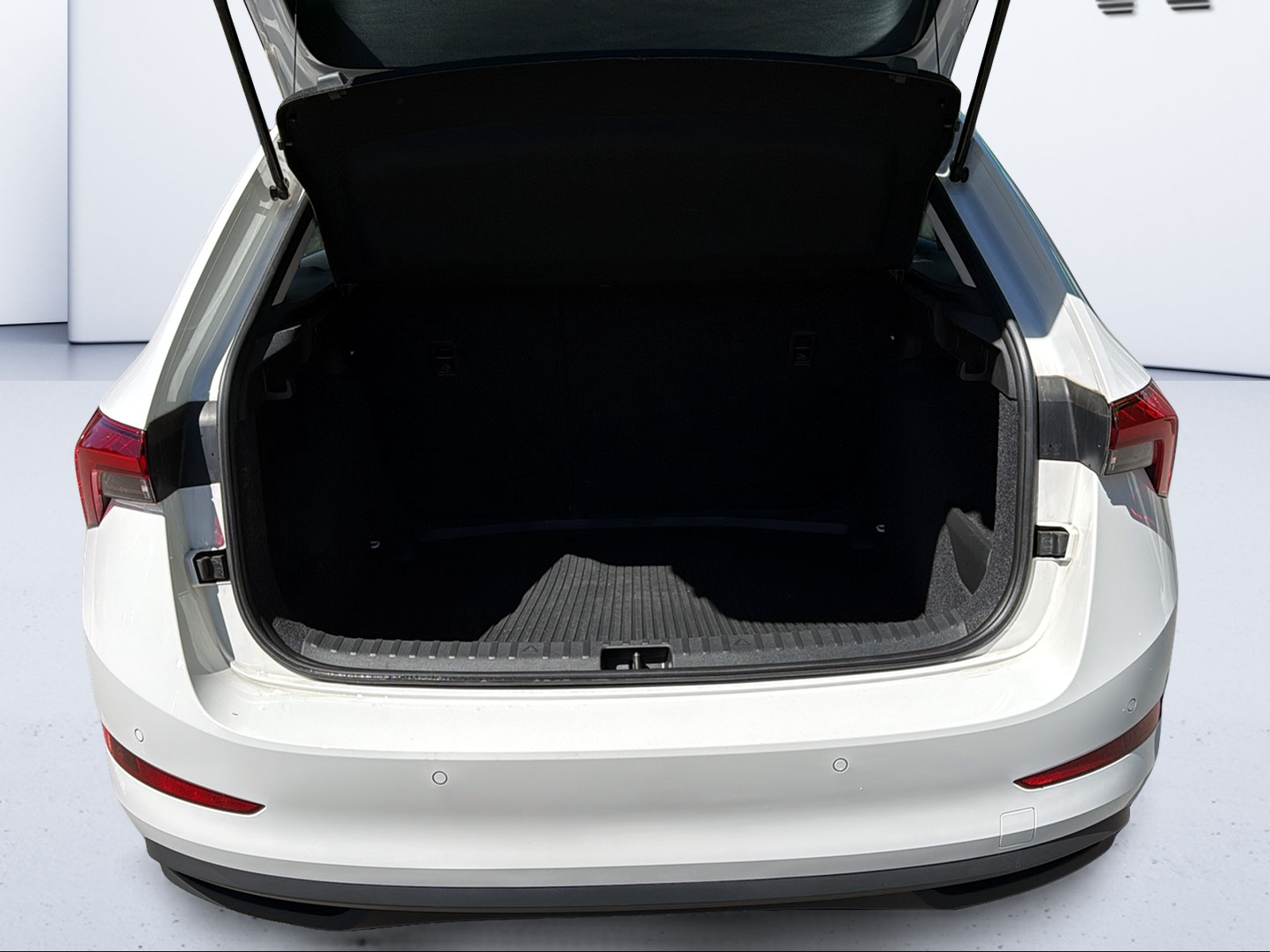 SKODA Scala 1.0 TSI Ambition-image-8