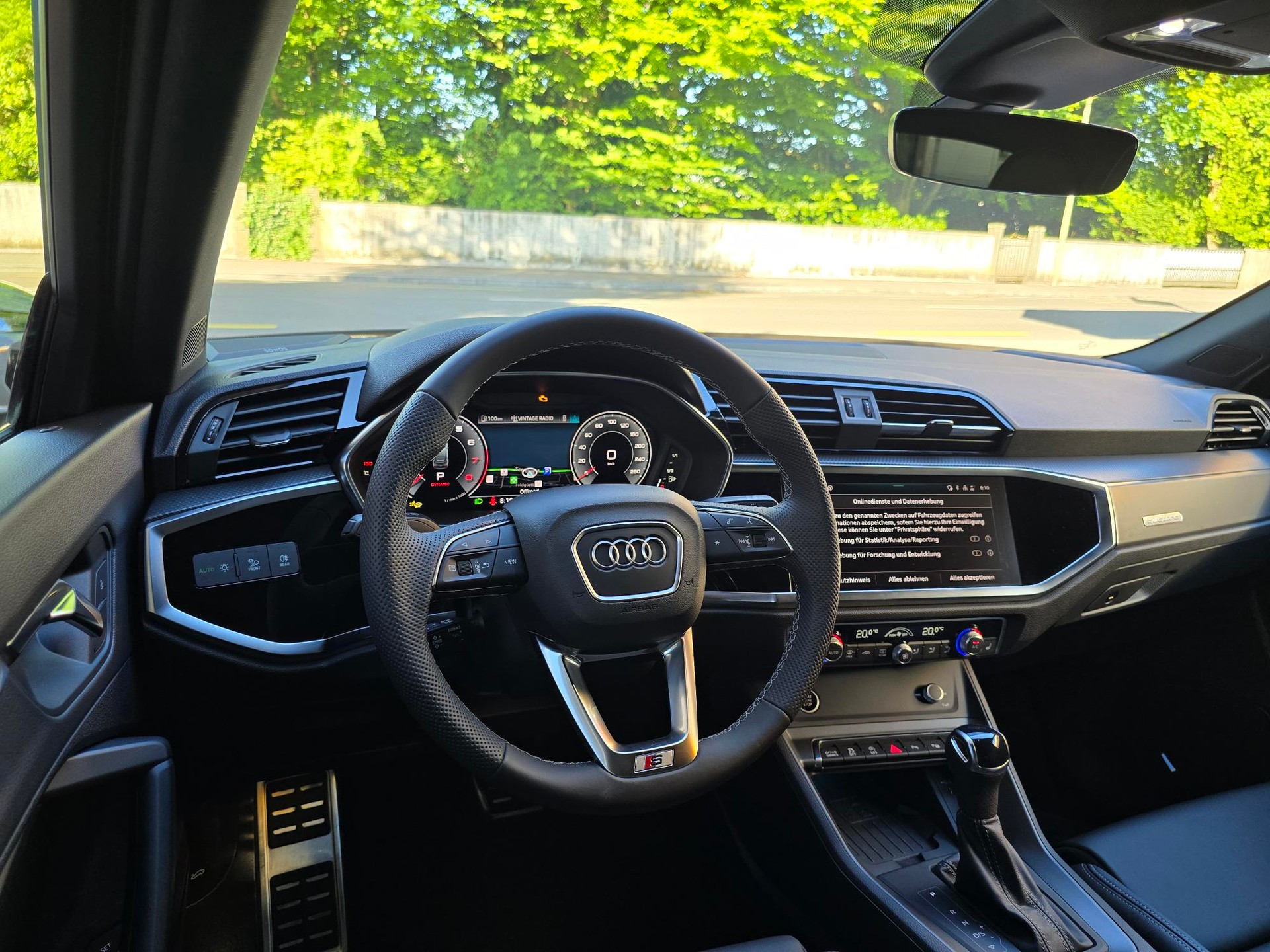 AUDI Q3 Sportback 45 TFSI S line quattro S-tronic-image-6
