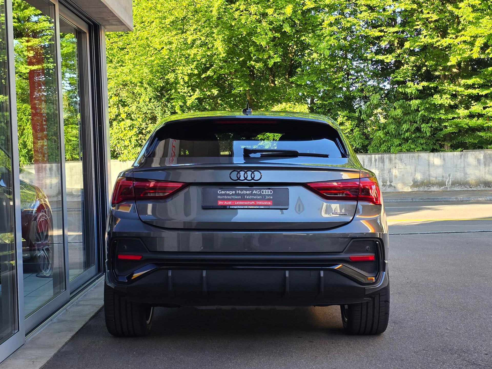 AUDI Q3 Sportback 45 TFSI S line quattro S-tronic-image-4
