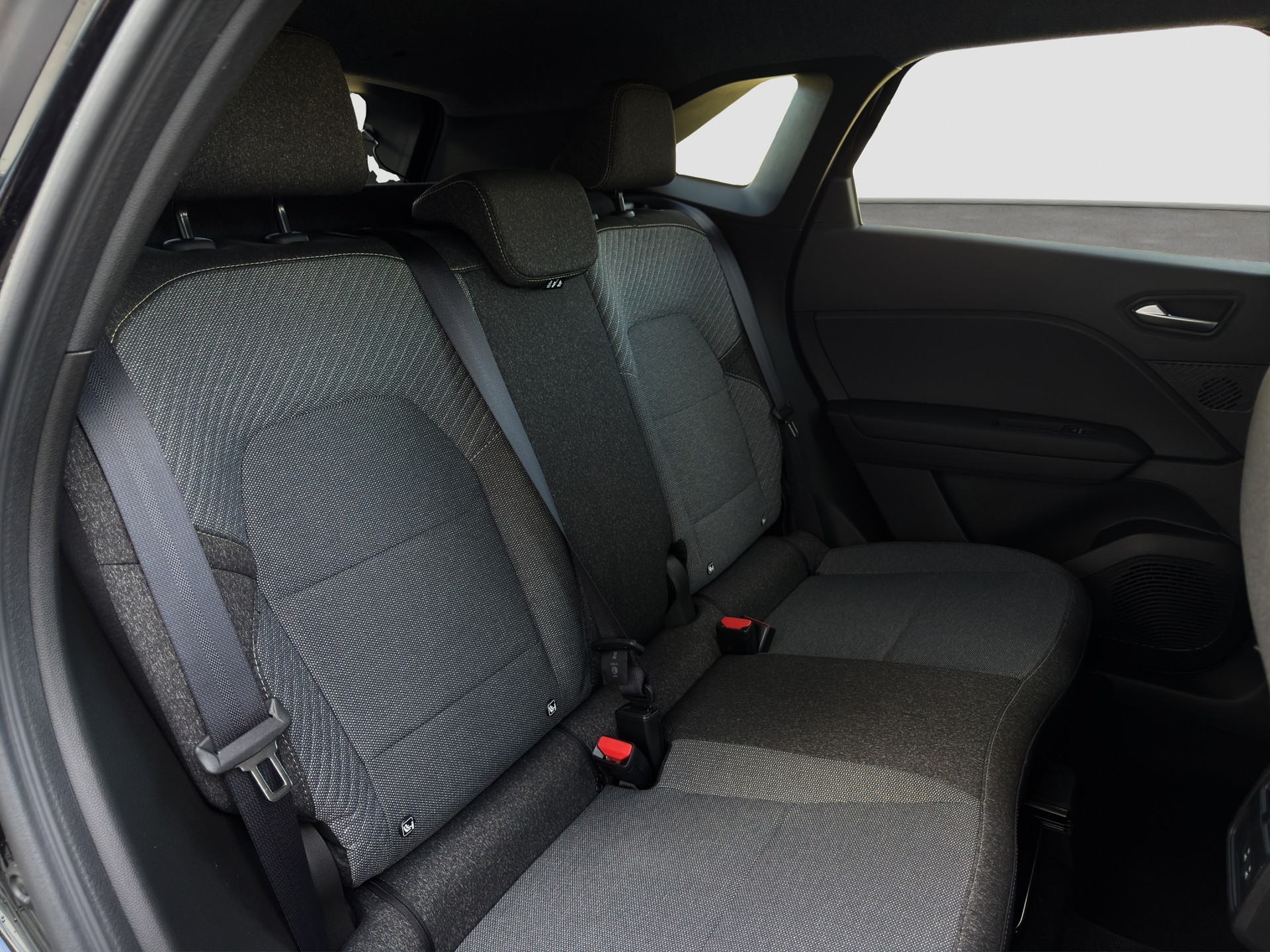 MITSUBISHI Grandis 1.3 MHEV Intense A-image-16