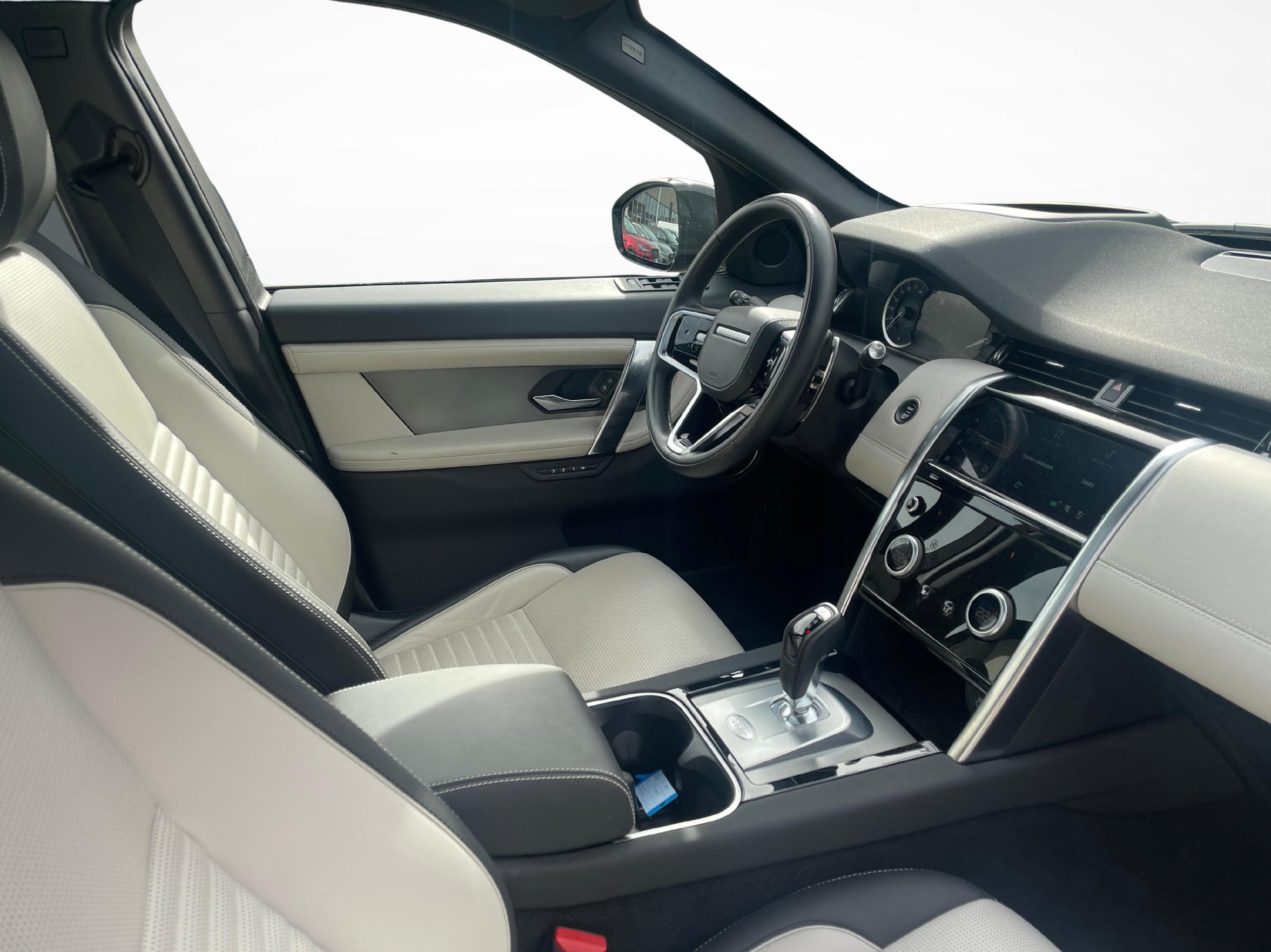 LAND ROVER Discovery Sport 1.5 T 300e SE | Anhängerkupplung | Panoramadach-image-7