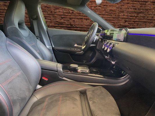 MERCEDES-BENZ A 200 AMG Line-image-10