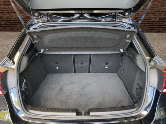 MERCEDES-BENZ A 200 AMG Line-image-6