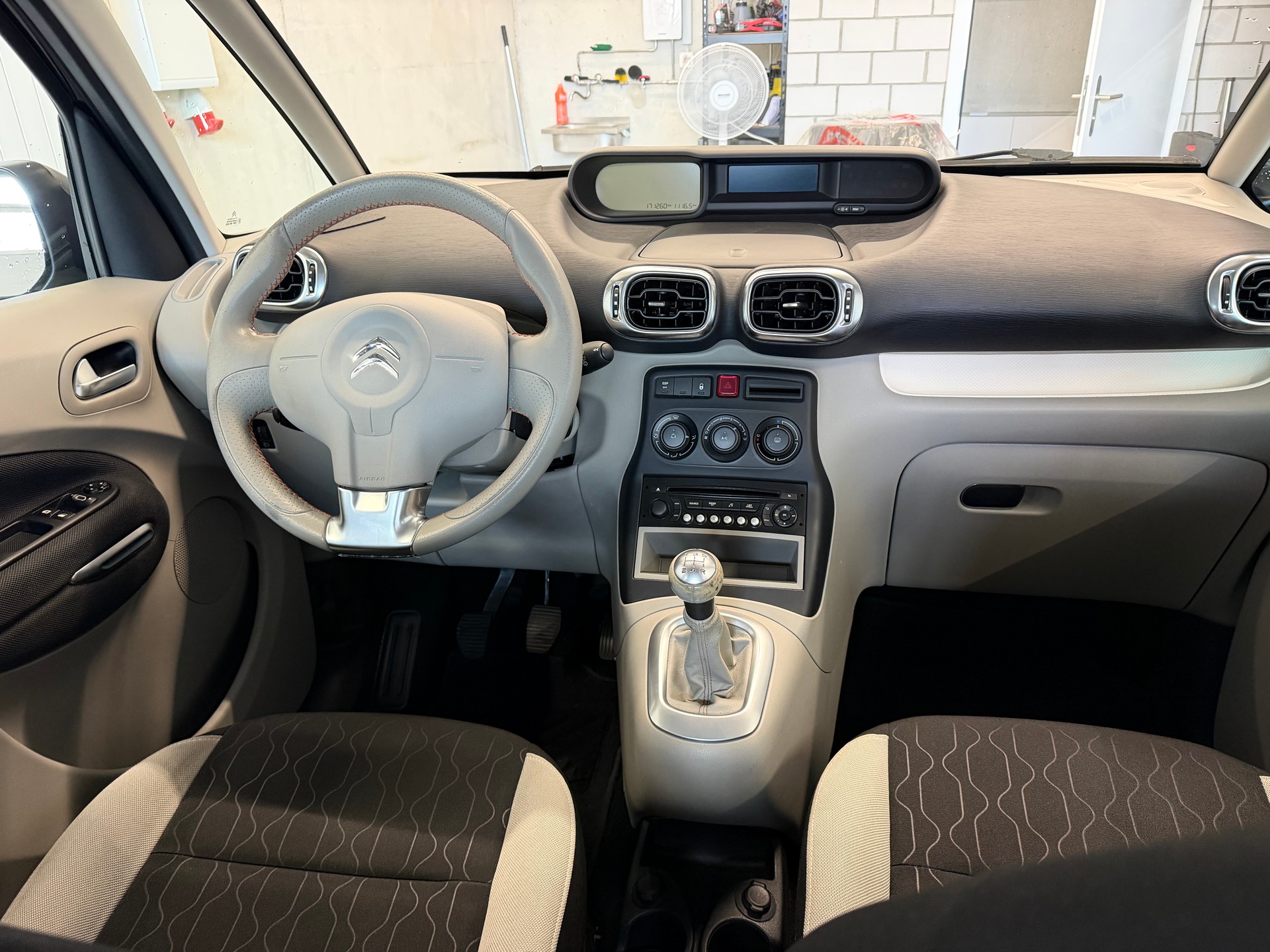 CITROEN C3 Picasso 1.6i 16V Exclusive-image-9