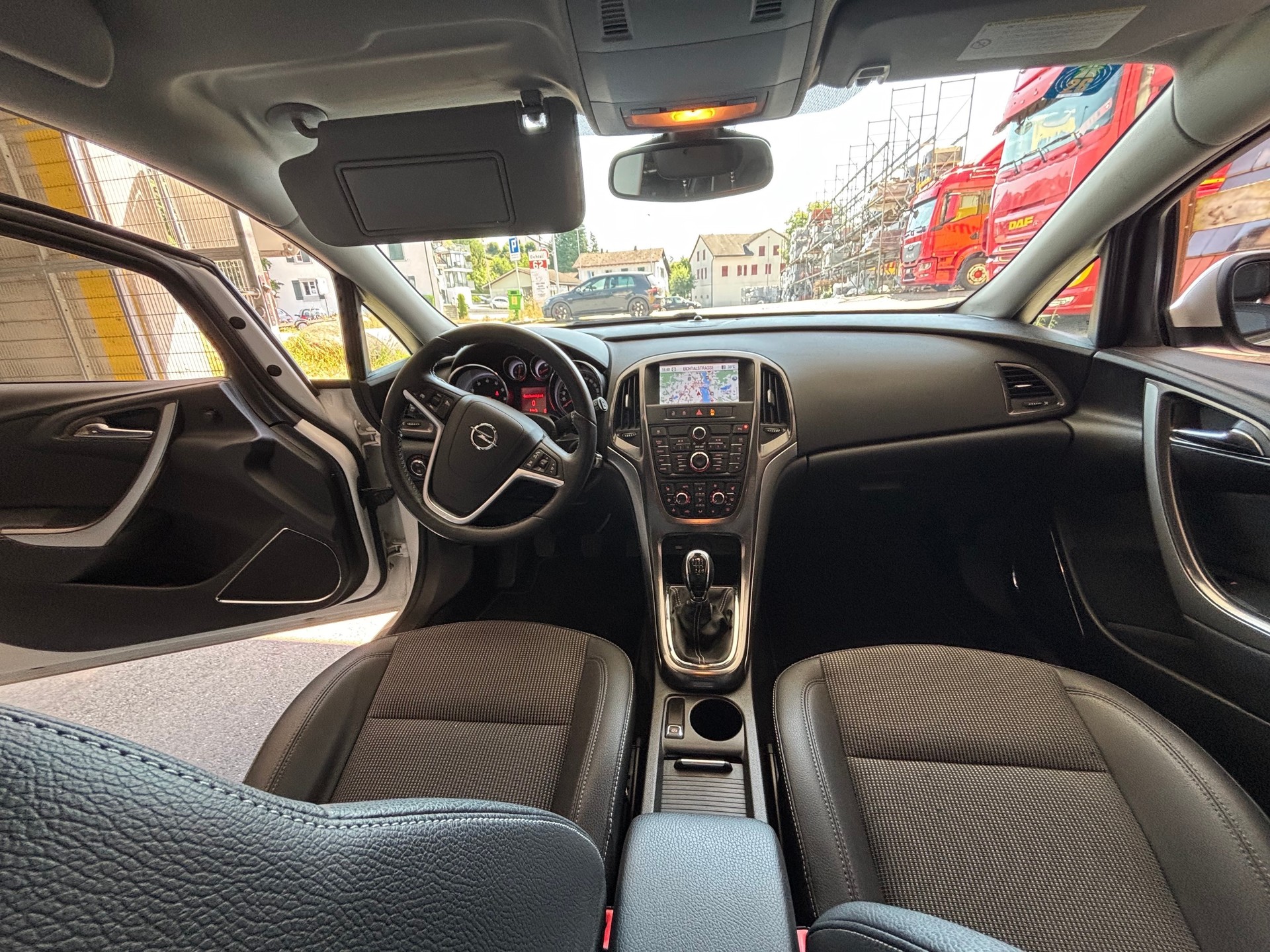 OPEL Astra 1.6i 16V Turbo Cosmo-image-7