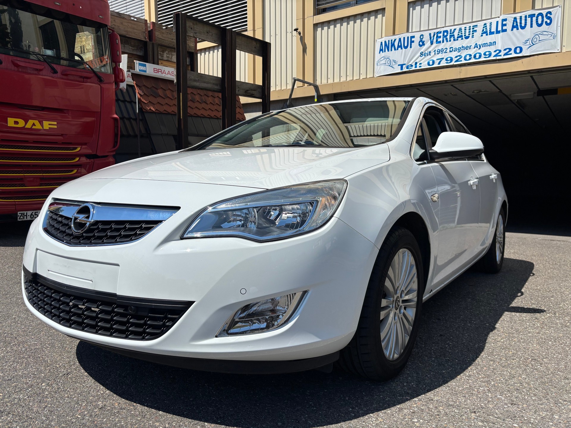 OPEL Astra 1.6i 16V Turbo Cosmo-image-2