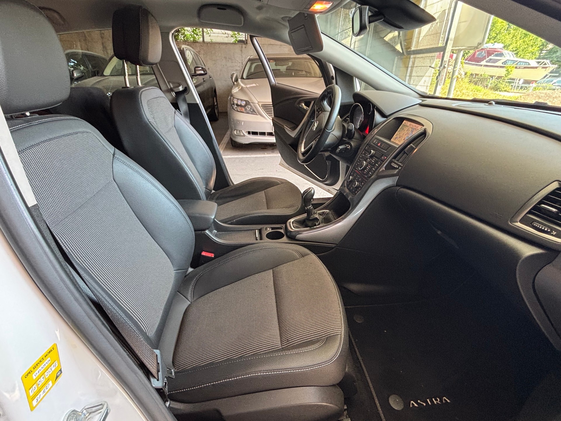 OPEL Astra 1.6i 16V Turbo Cosmo-image-10