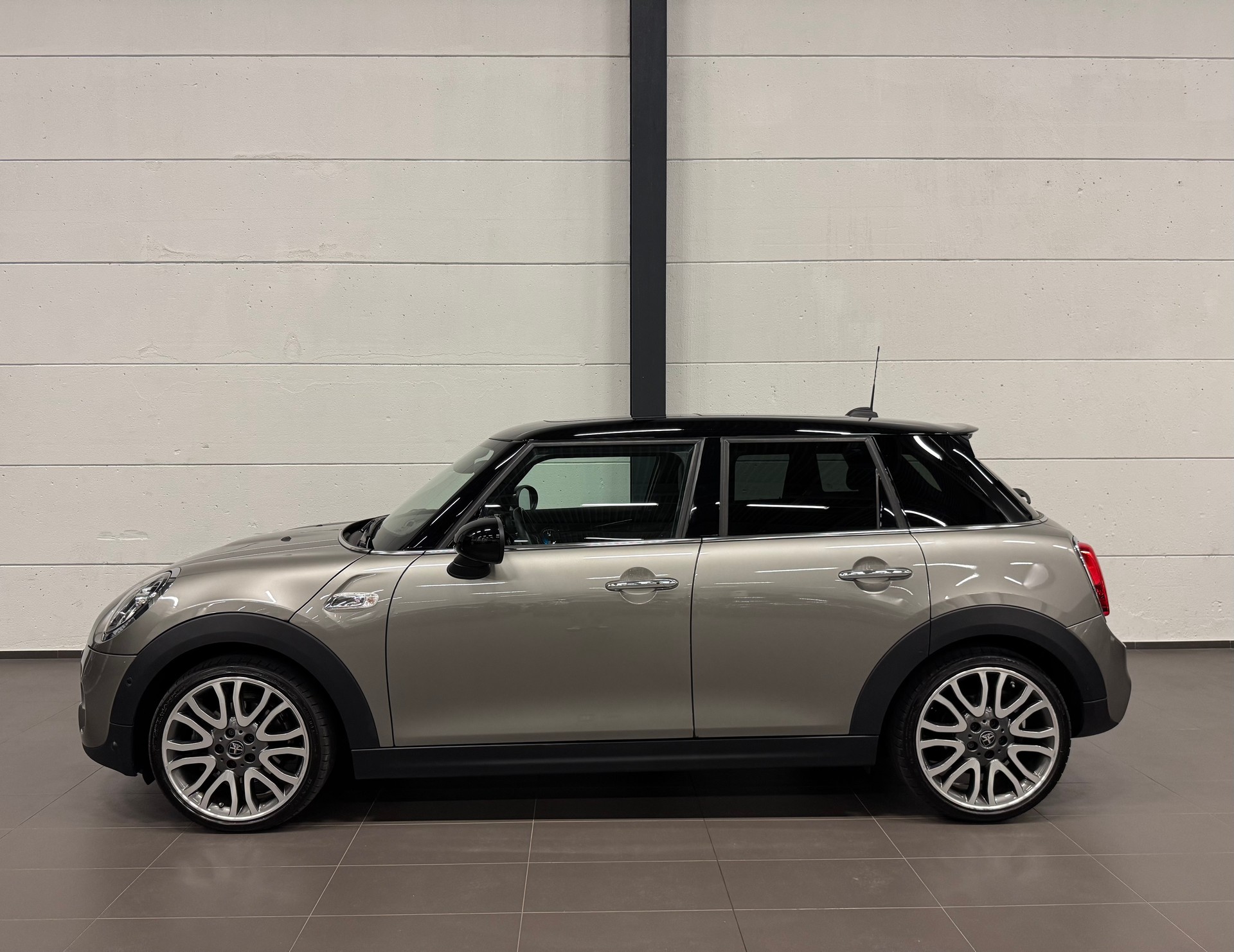 MINI Cooper S-image-7