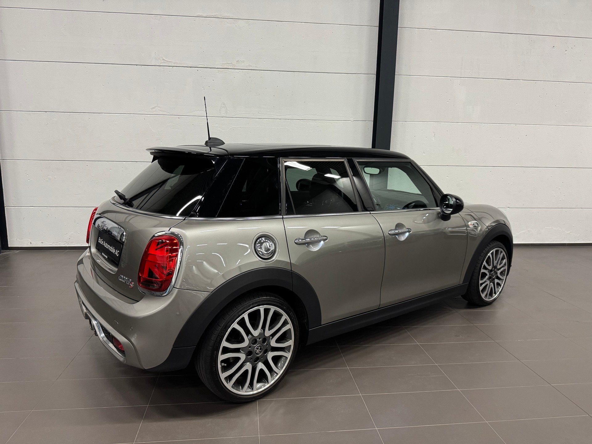 MINI Cooper S-image-9