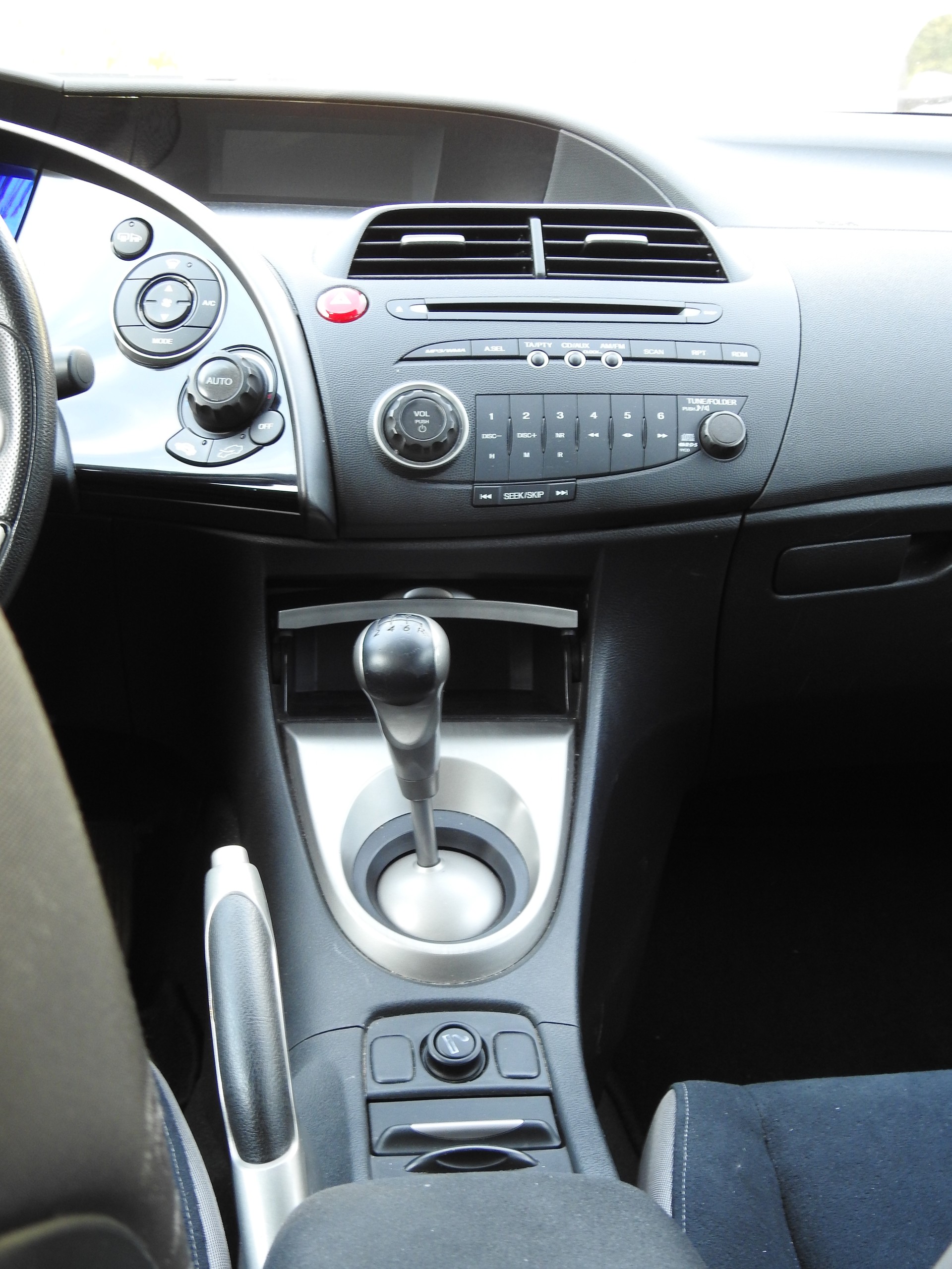 HONDA Civic 2.2 i-CTDi Comfort-image-17