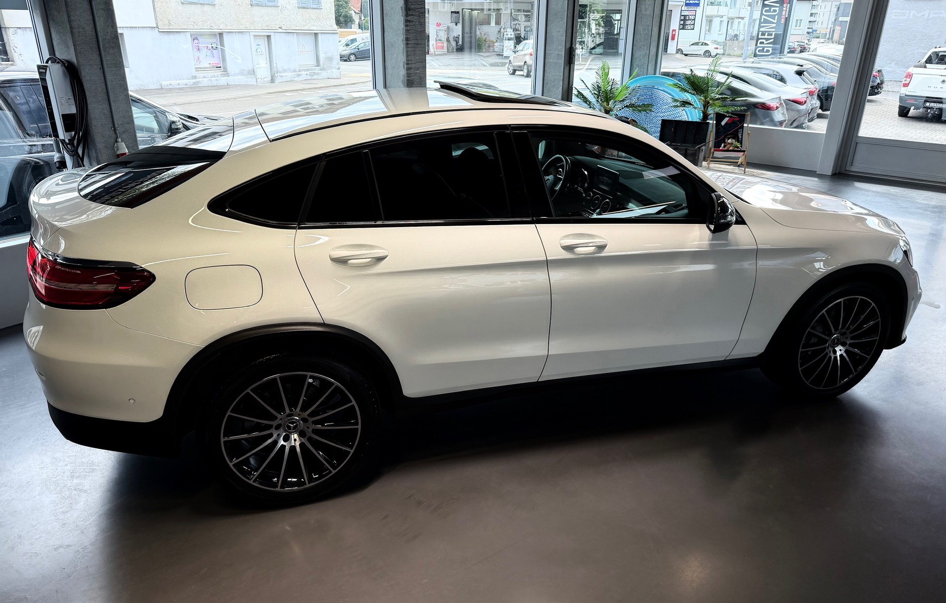 MERCEDES-BENZ GLC Coupé 350 d AMG Line 4Matic 9G-Tronic-image-4