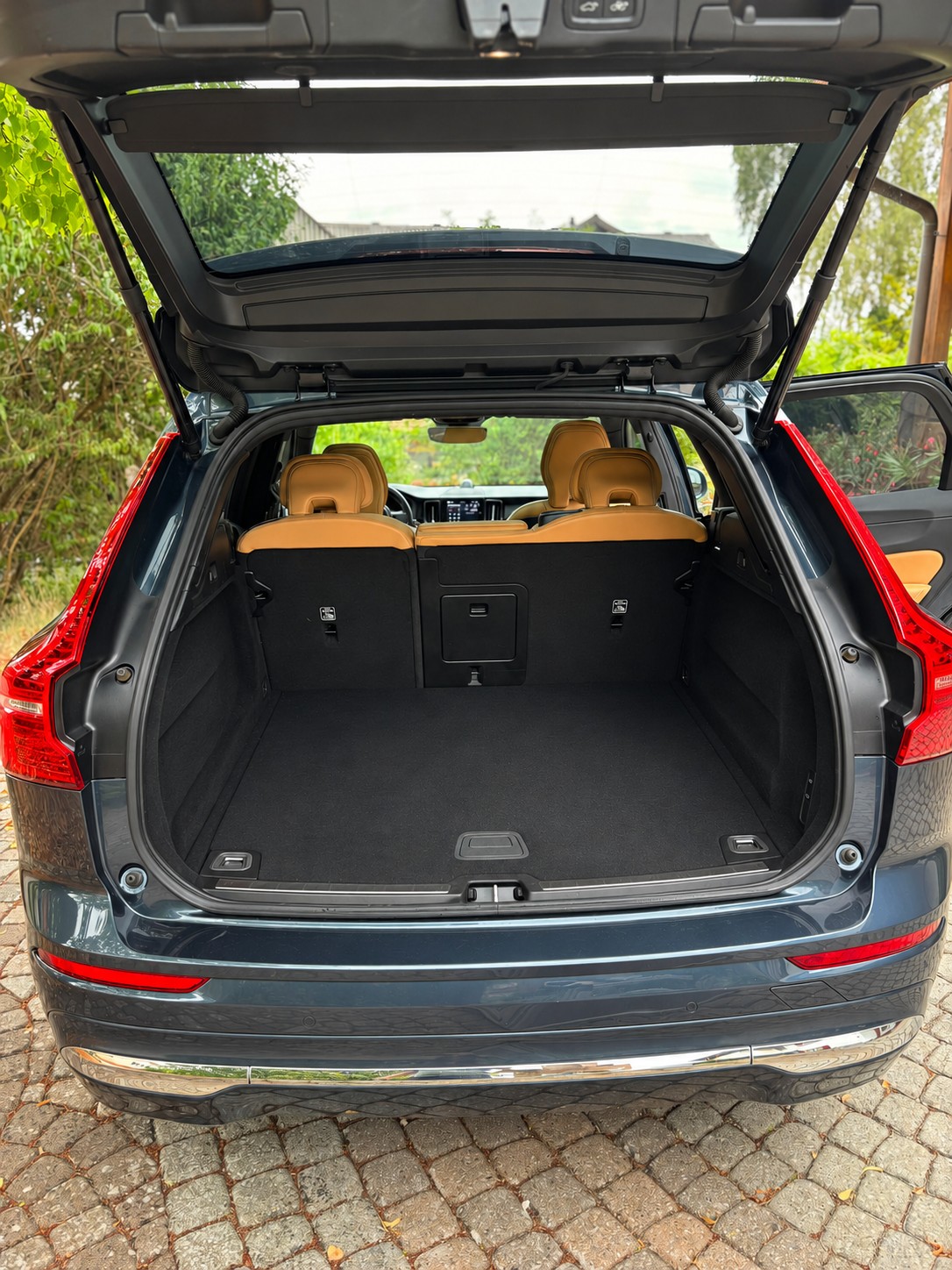 VOLVO XC60 2.0 T8 Inscription eAWD Plugin Hybrid-image-5