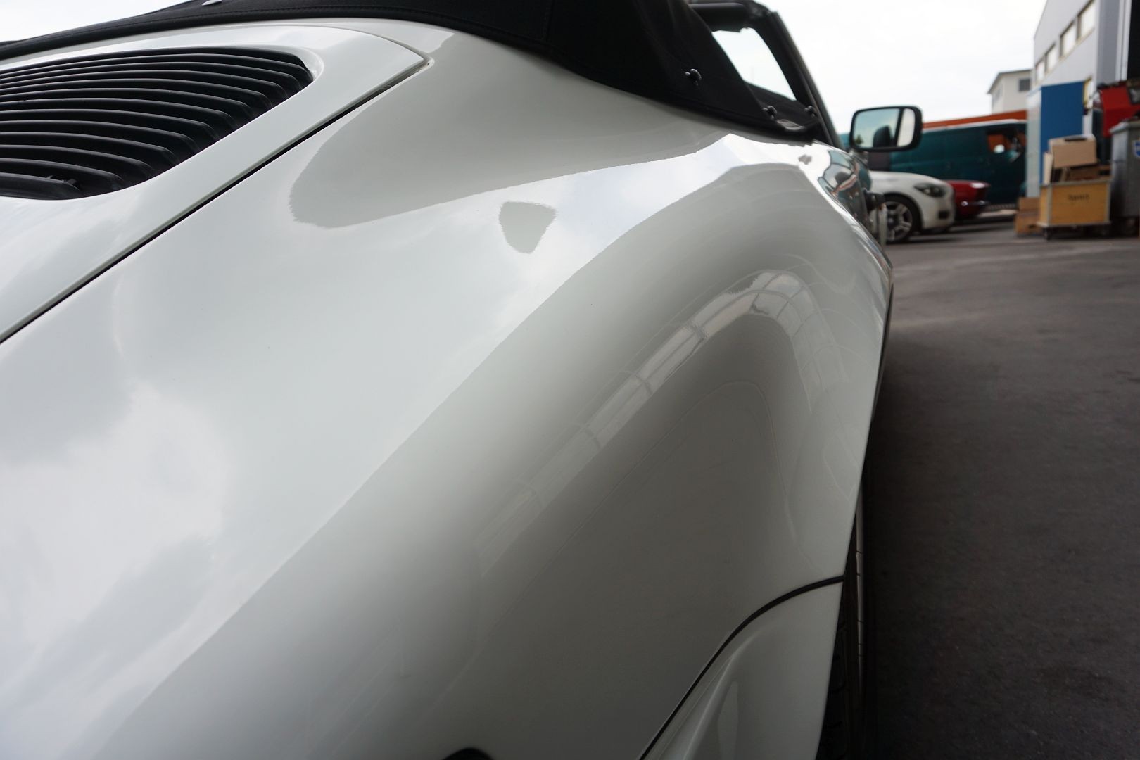 PORSCHE 911 Carrera Cabrio-image-13
