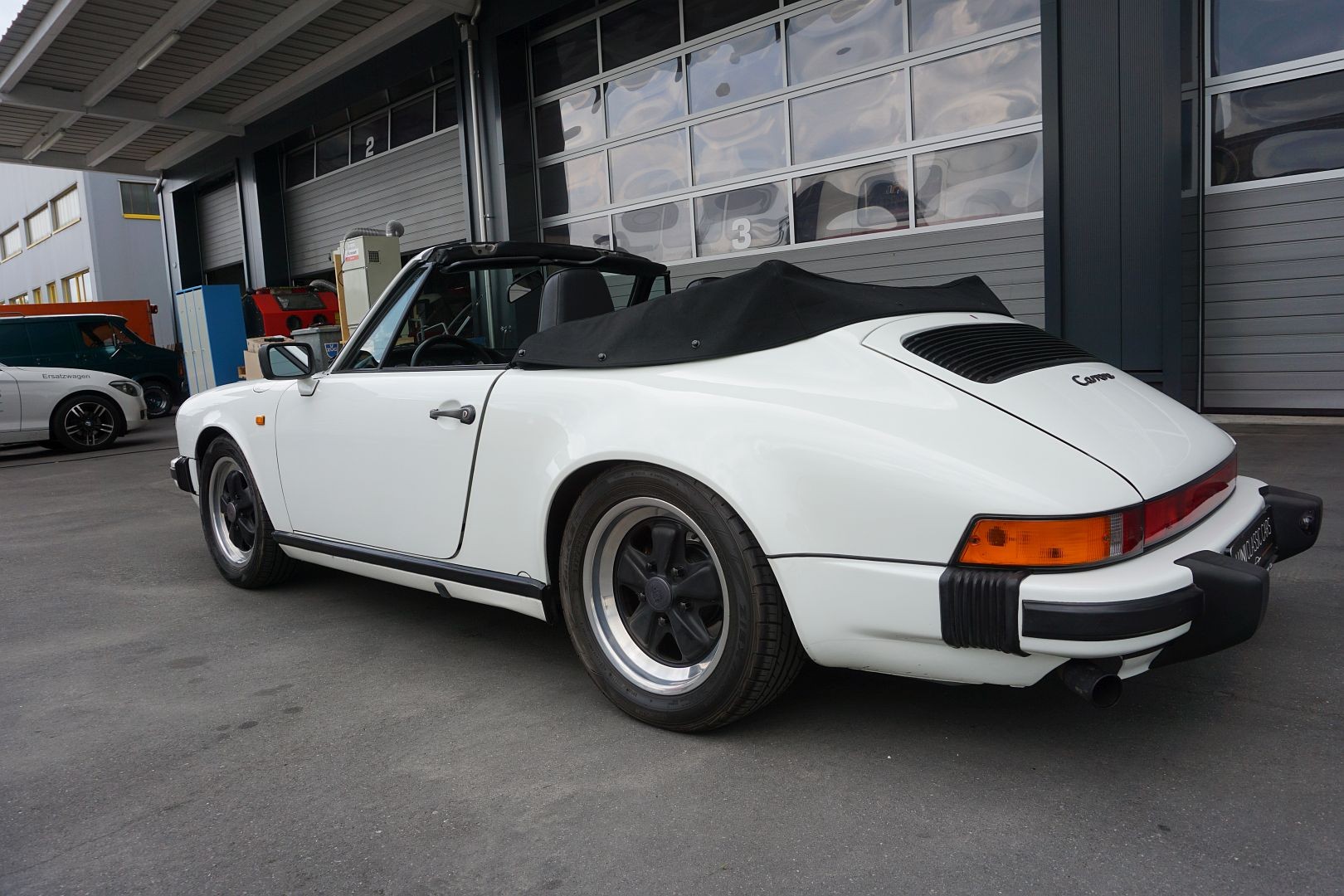 PORSCHE 911 Carrera Cabrio-image-2