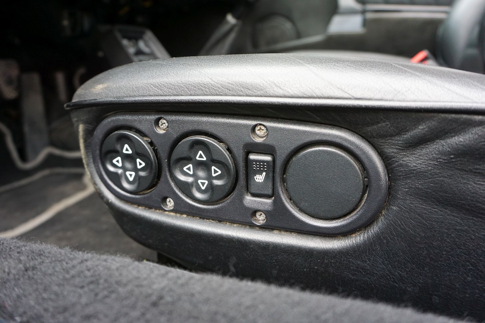 PORSCHE 911 Carrera Cabrio-image-24