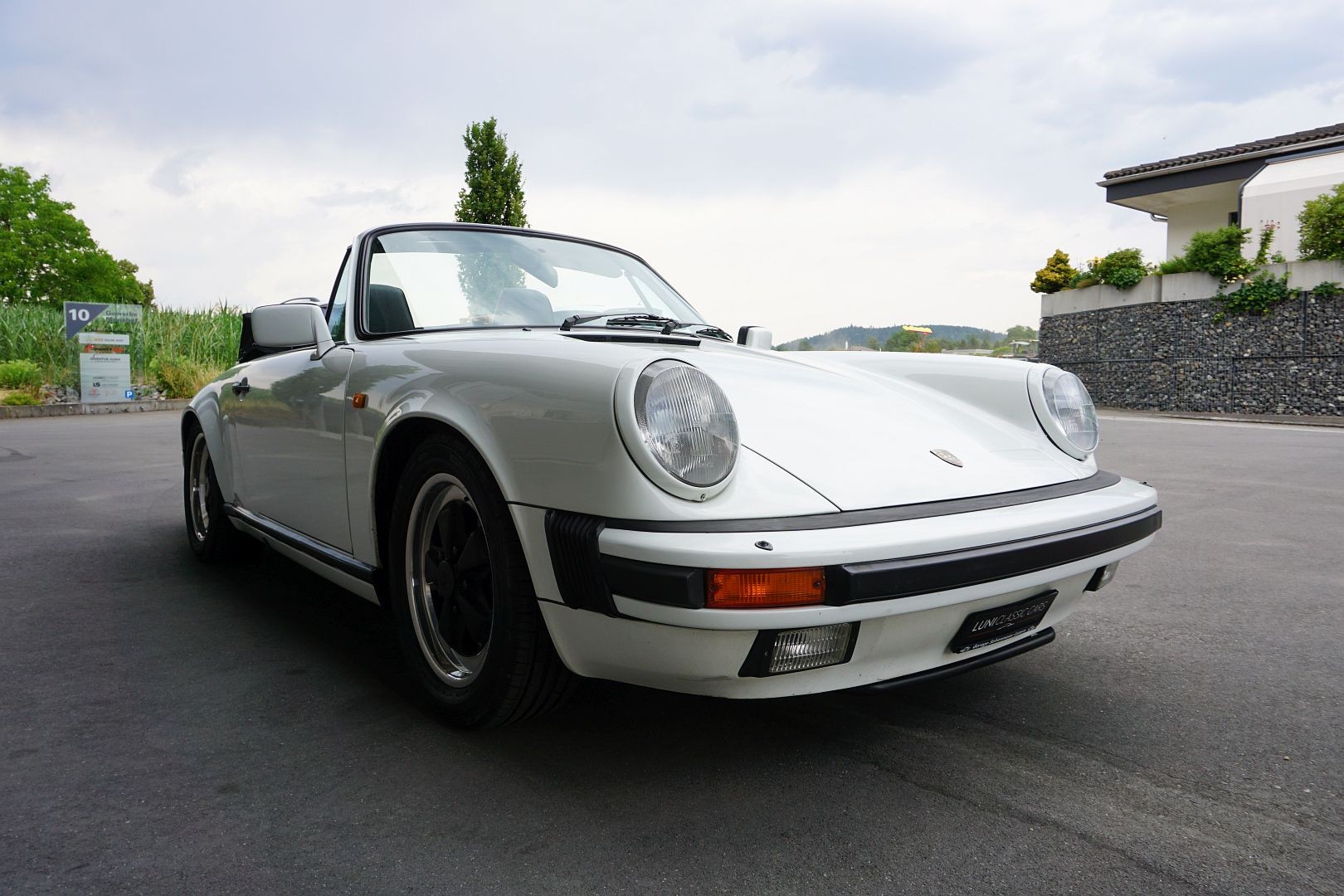 PORSCHE 911 Carrera Cabrio-image-8