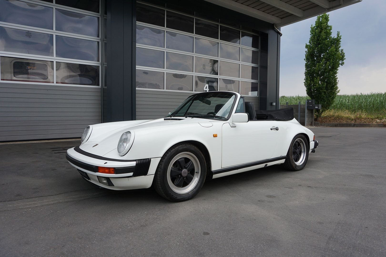 PORSCHE 911 Carrera Cabrio-image-0