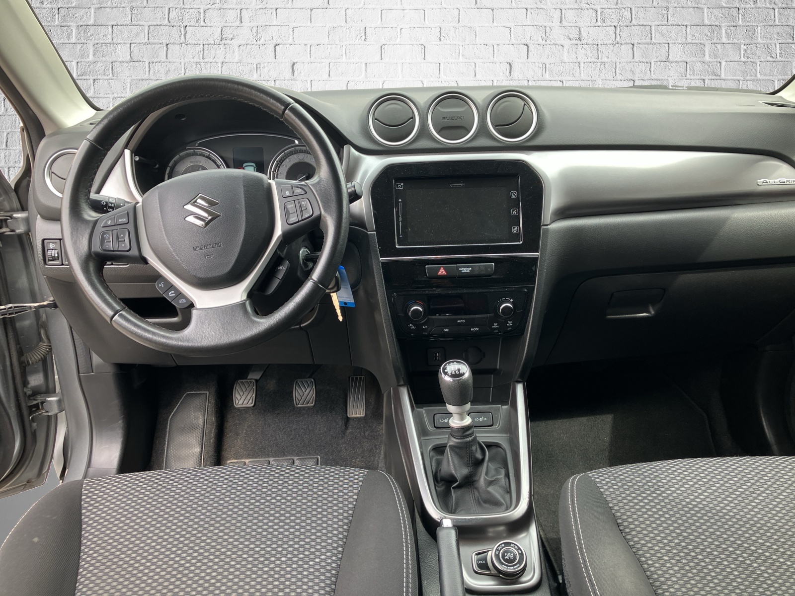 SUZUKI Vitara 1.4 Boosterjet Compact Top-image-9