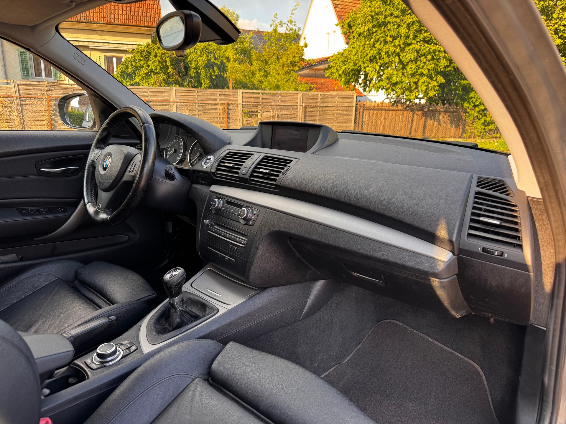 BMW 118i Dynamic Edition-image-7