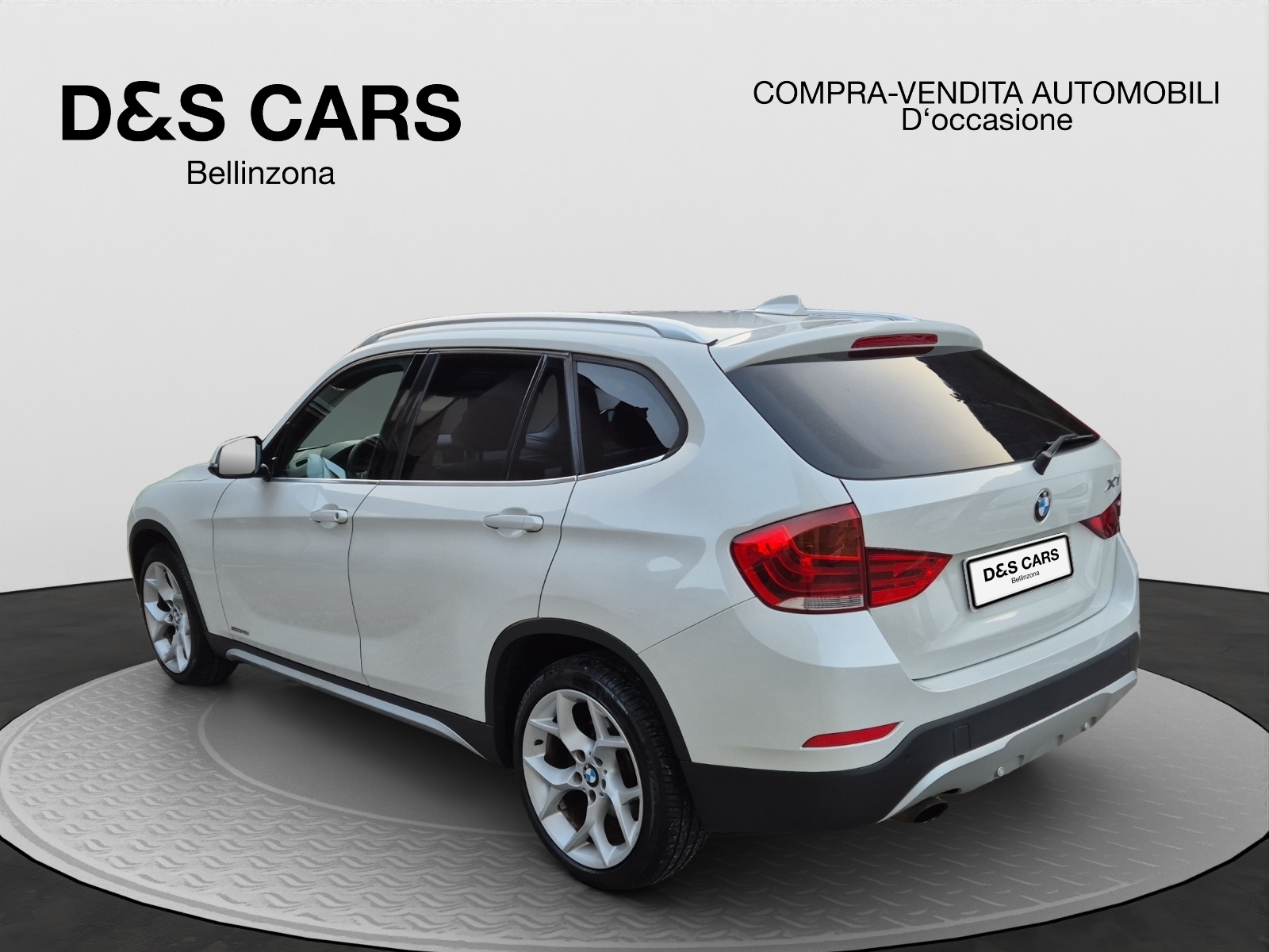 BMW X1 sDrive 18i Sport Line-image-3