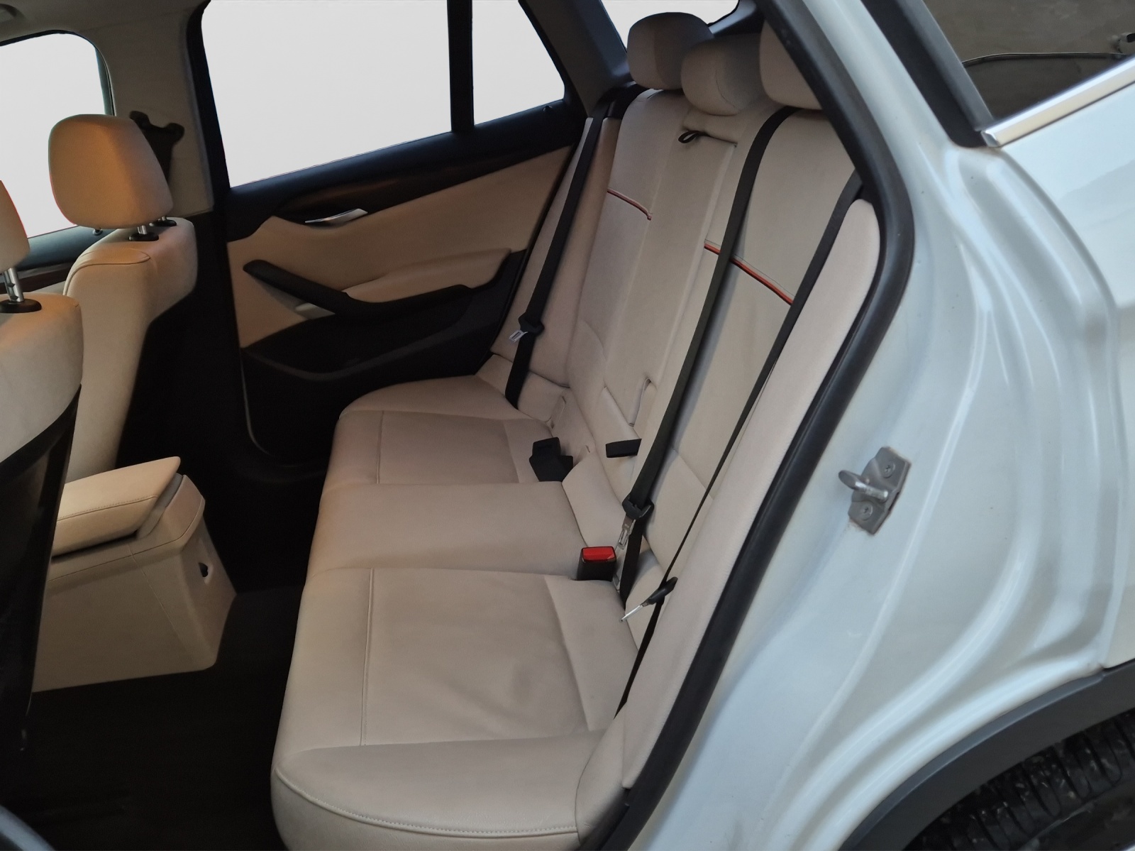 BMW X1 sDrive 18i Sport Line-image-13