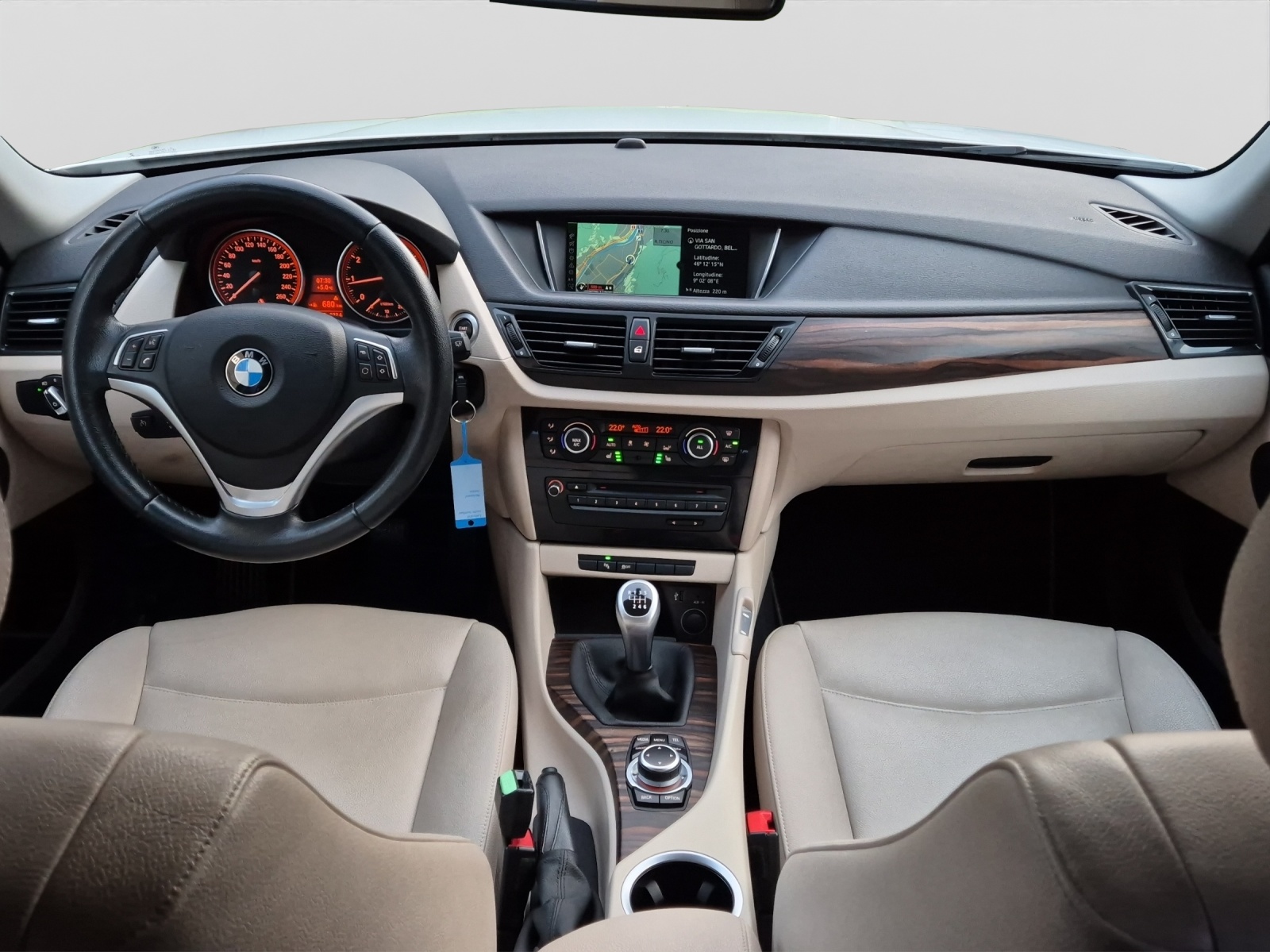 BMW X1 sDrive 18i Sport Line-image-9