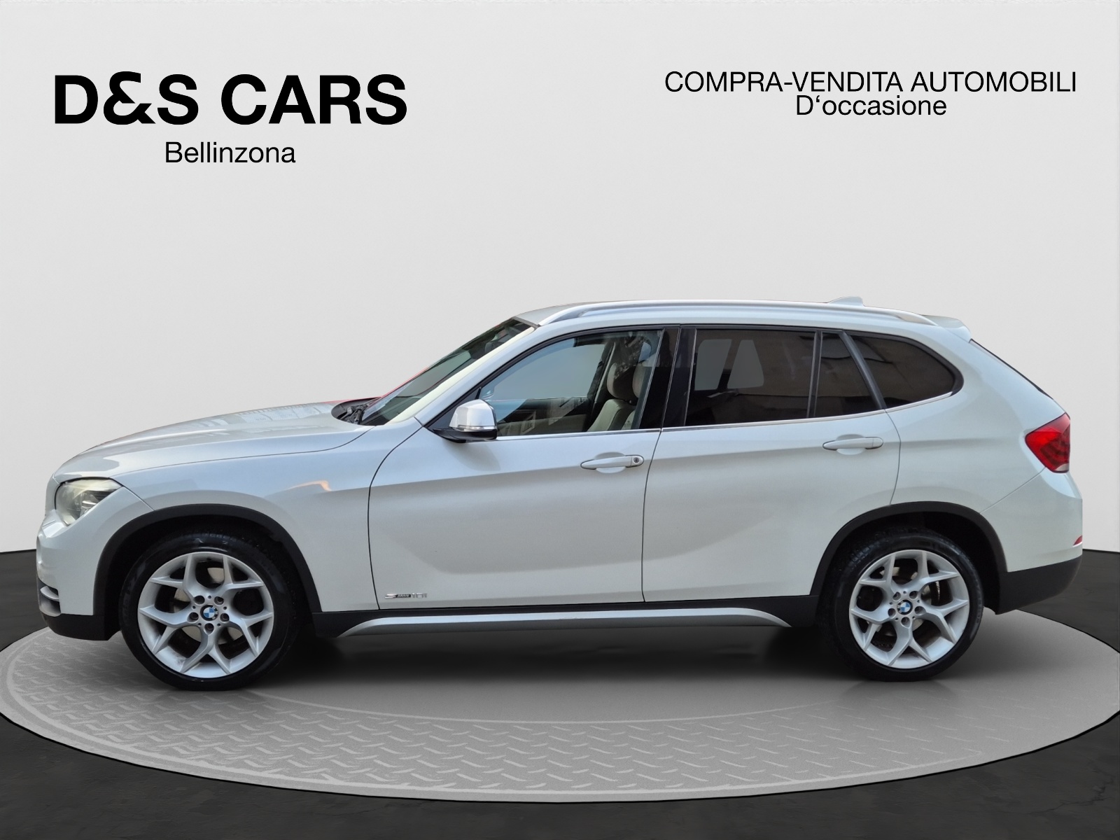 BMW X1 sDrive 18i Sport Line-image-2