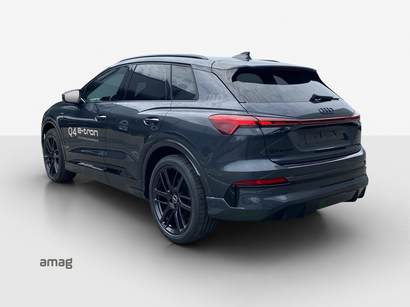AUDI Q4 e-tron SUV quattro performance-showroom-element-2