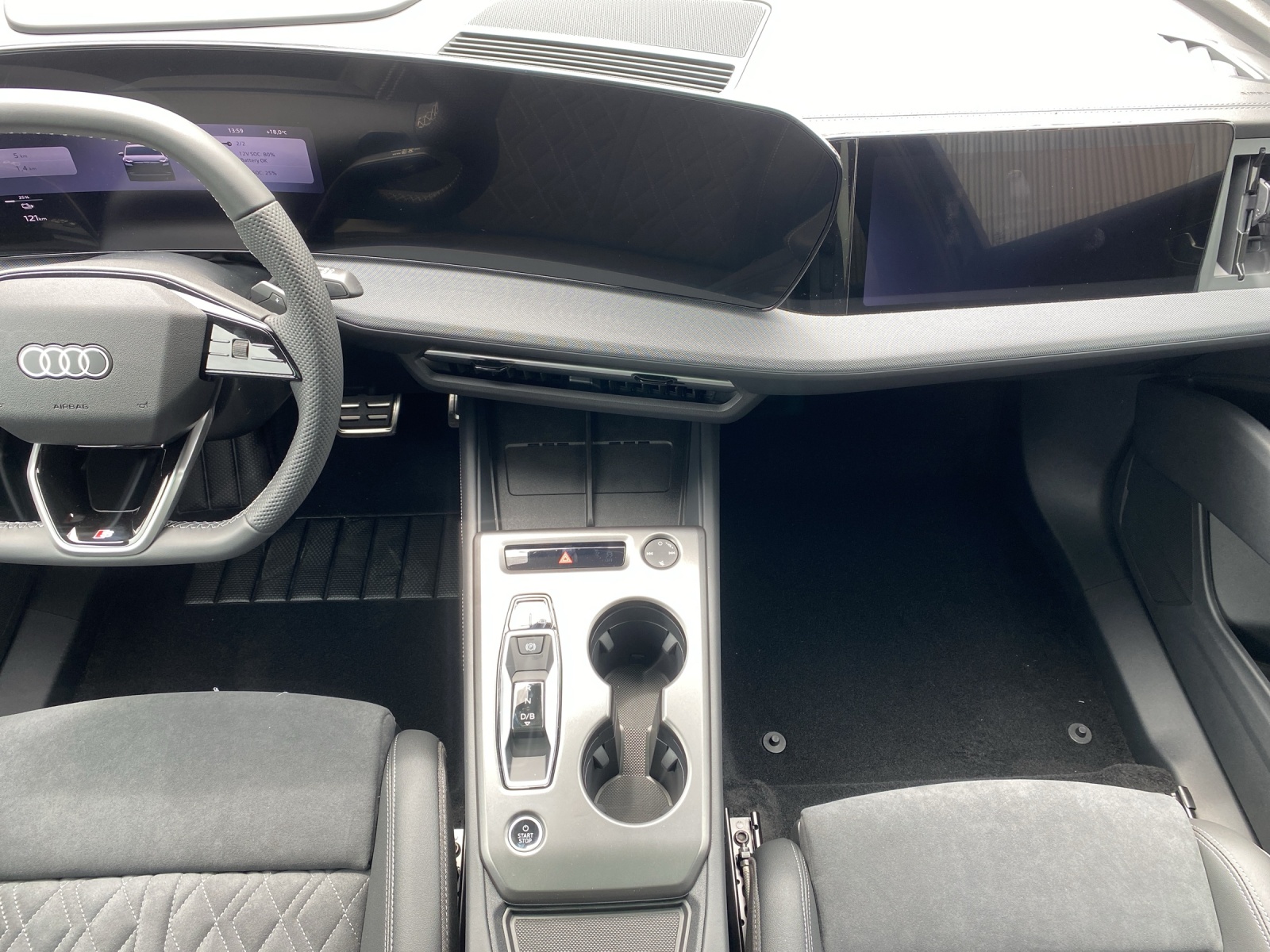 AUDI Q4 e-tron SUV quattro performance-image-10