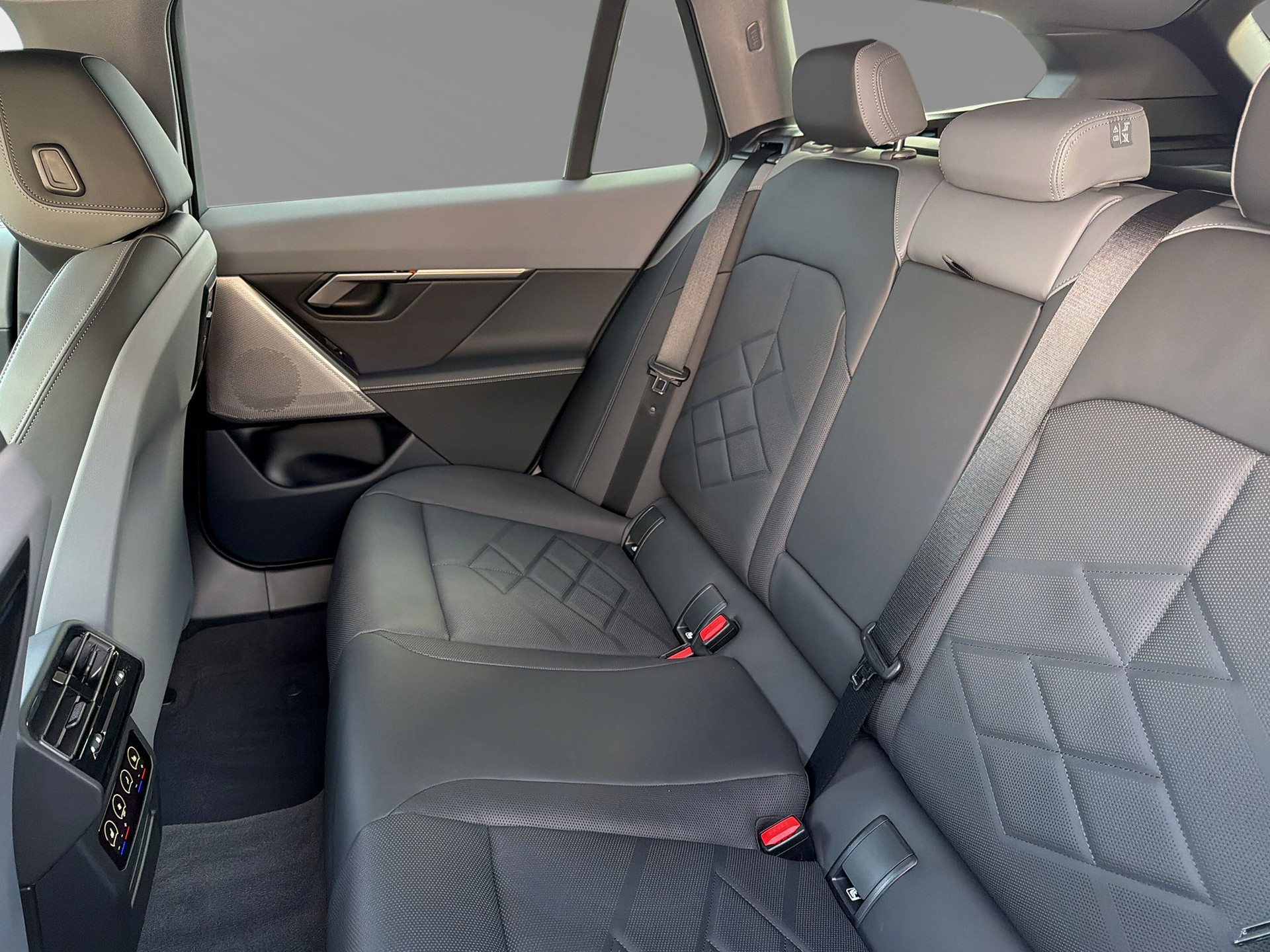 BMW 520d xDrive 48V M Sport Steptronic-image-6