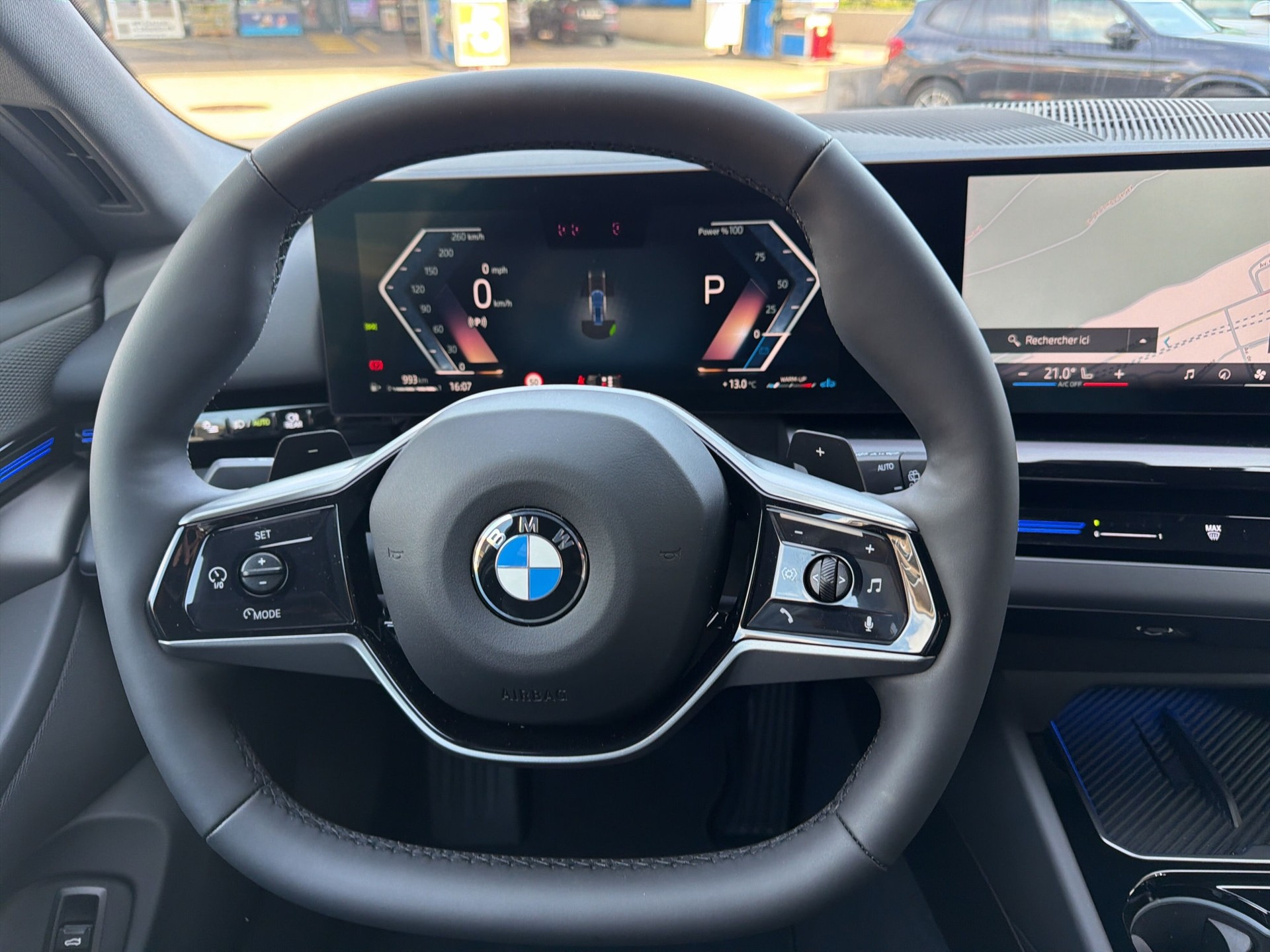 BMW 520d xDrive 48V M Sport Steptronic-image-11