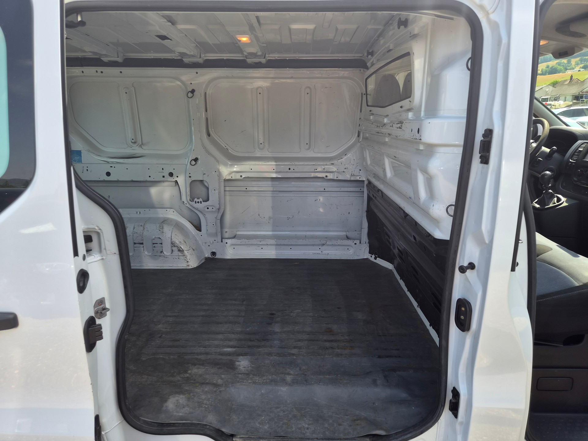 OPEL Vivaro 1.6 CDTI 2.7t L1H1-image-9