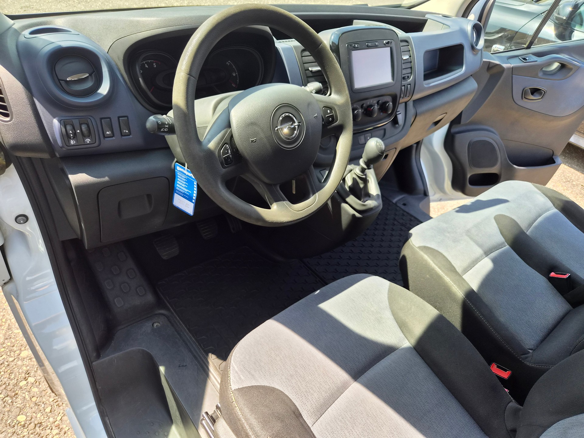 OPEL Vivaro 1.6 CDTI 2.7t L1H1-image-11