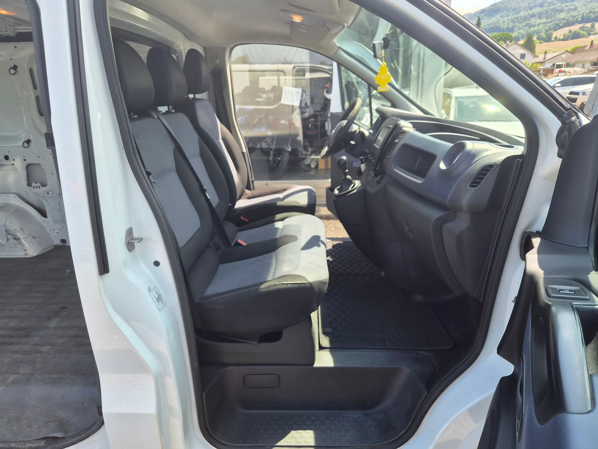OPEL Vivaro 1.6 CDTI 2.7t L1H1-image-8