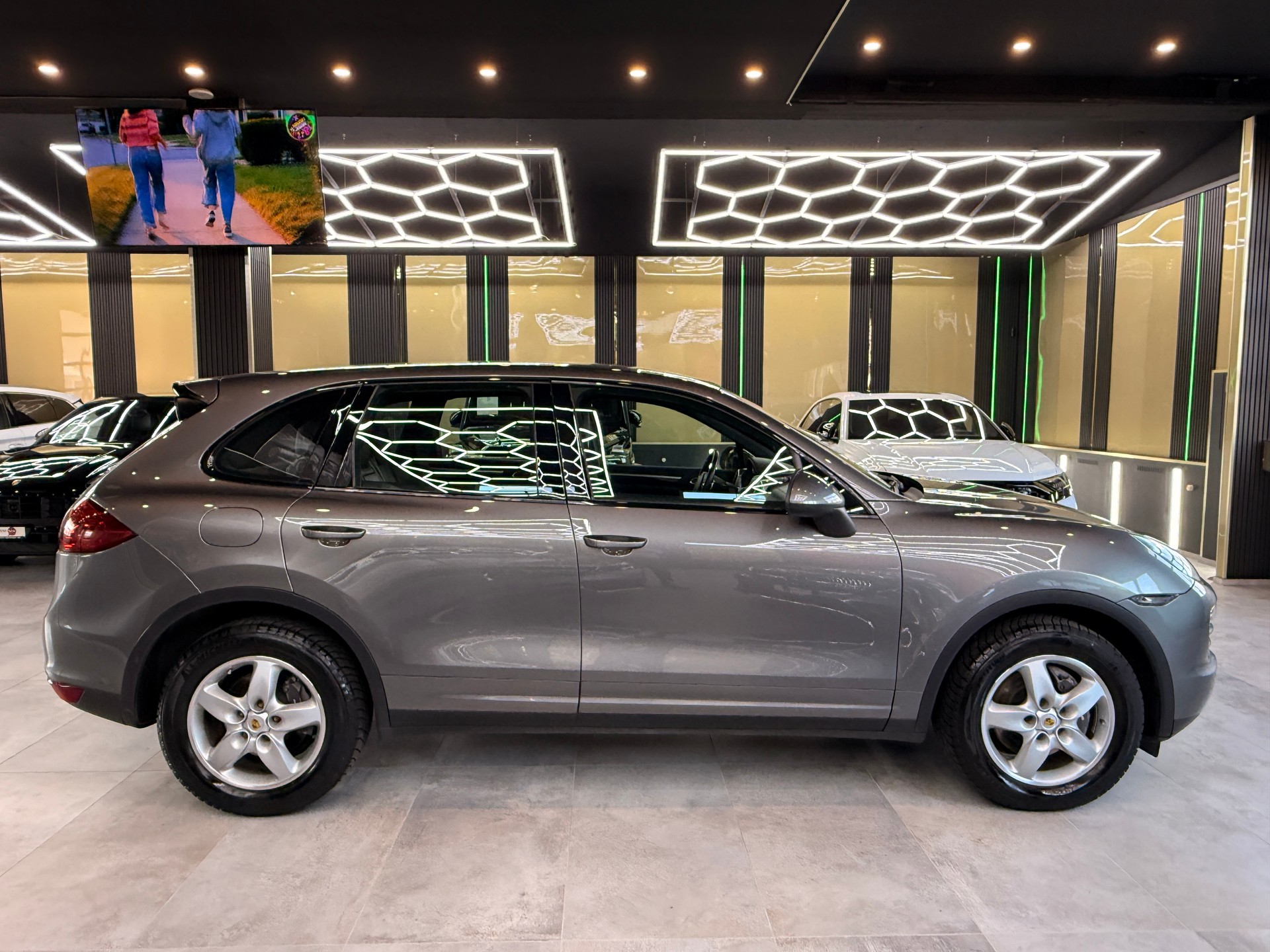 PORSCHE Cayenne 3.0 V6 TDI TipT-image-3