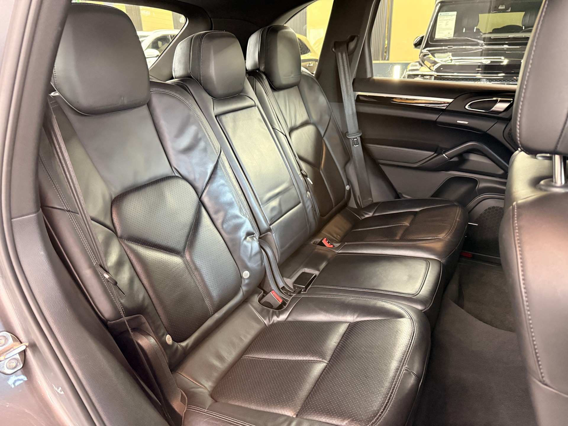 PORSCHE Cayenne 3.0 V6 TDI TipT-image-12