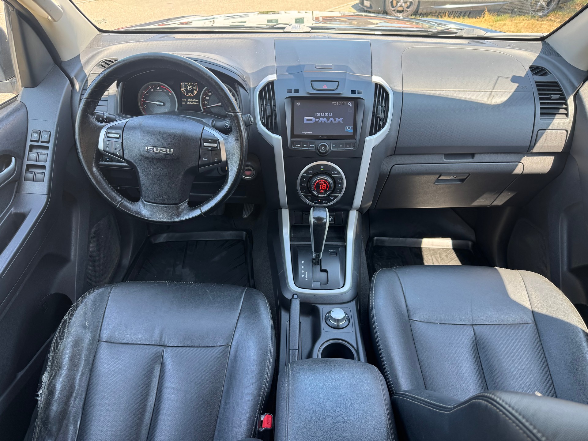ISUZU D-MAX 1.9 Crew Cab Solar Supernova 4x4 A-image-12