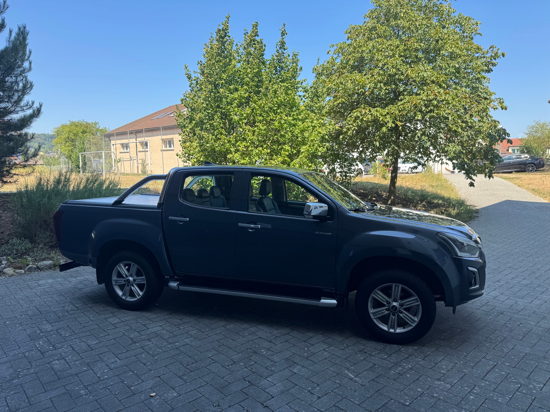 ISUZU D-MAX 1.9 Crew Cab Solar Supernova 4x4 A-image-0