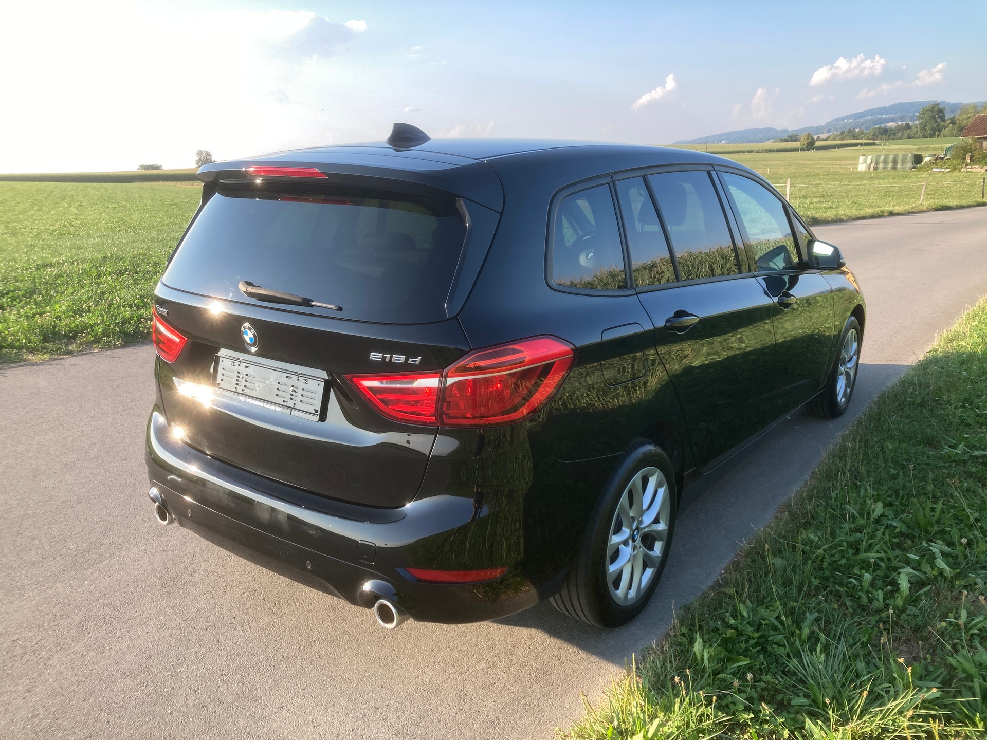BMW 218d xDrive Gran Tourer Steptronic-image-2