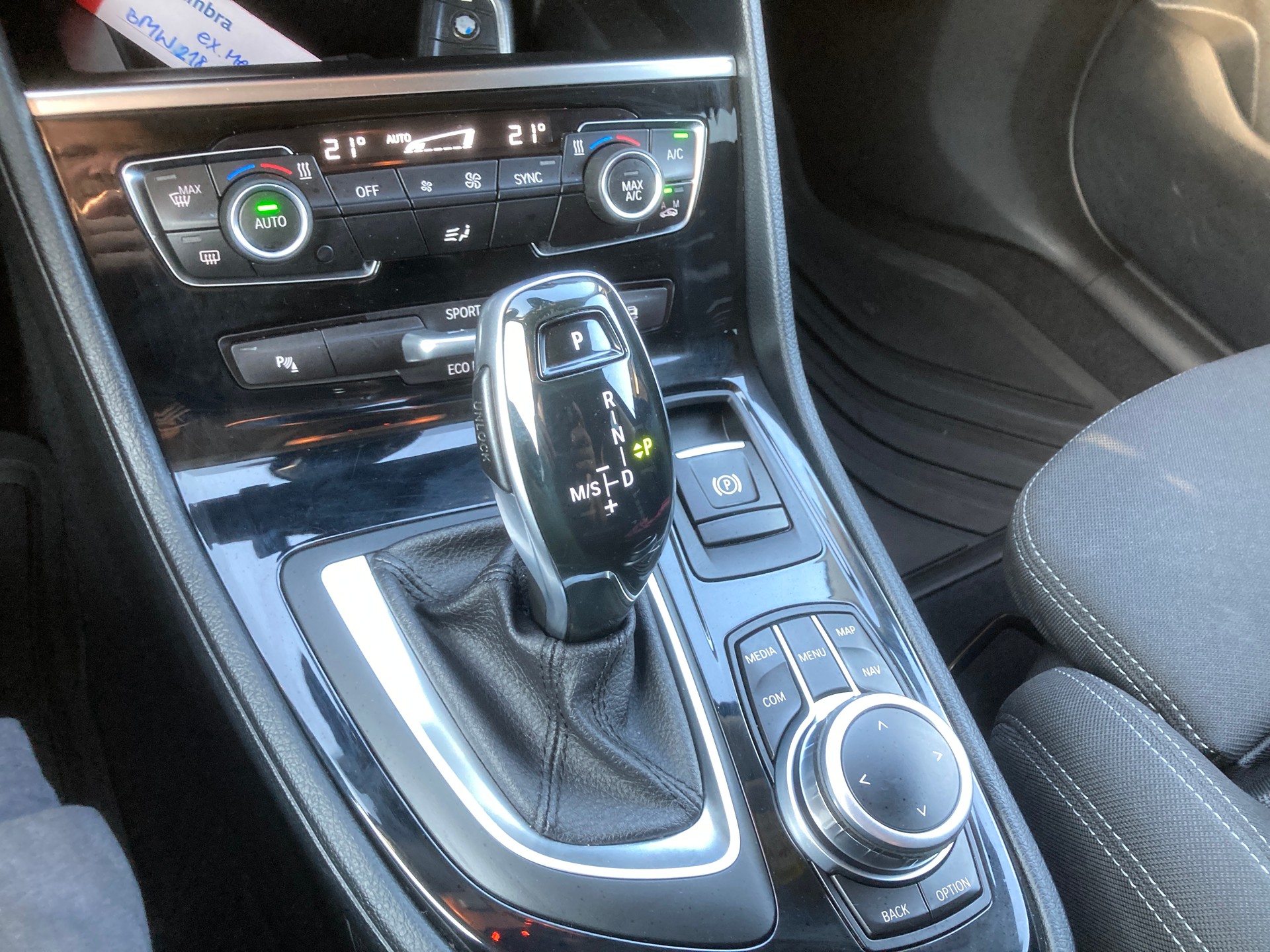 BMW 218d xDrive Gran Tourer Steptronic-image-9