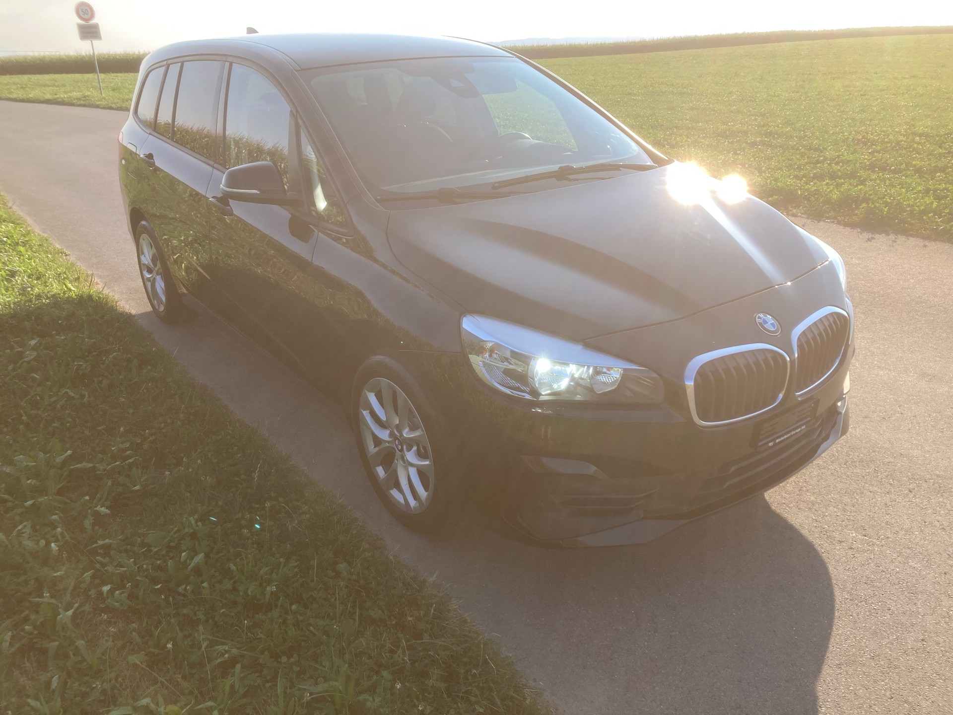 BMW 218d xDrive Gran Tourer Steptronic-image-1