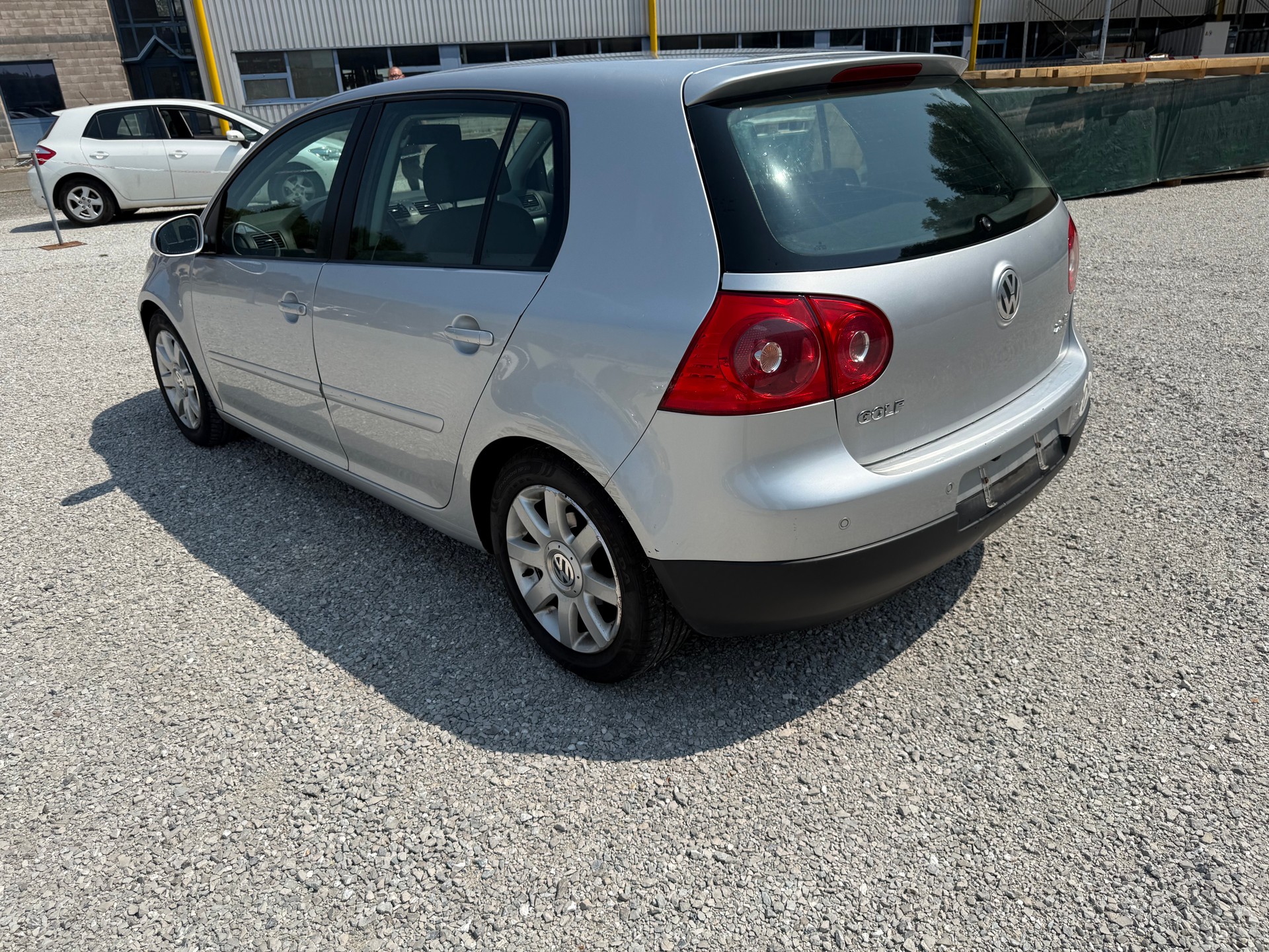 VW Golf 2.0 FSI Comfortline-image-4