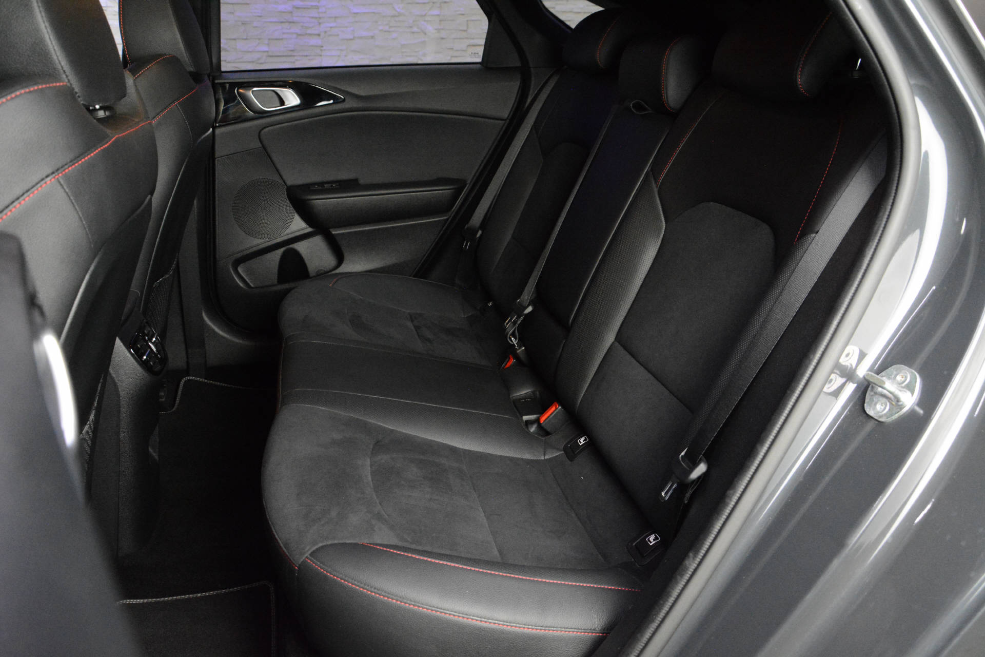 KIA ProCeed 1.6 T-GDi GT-image-9